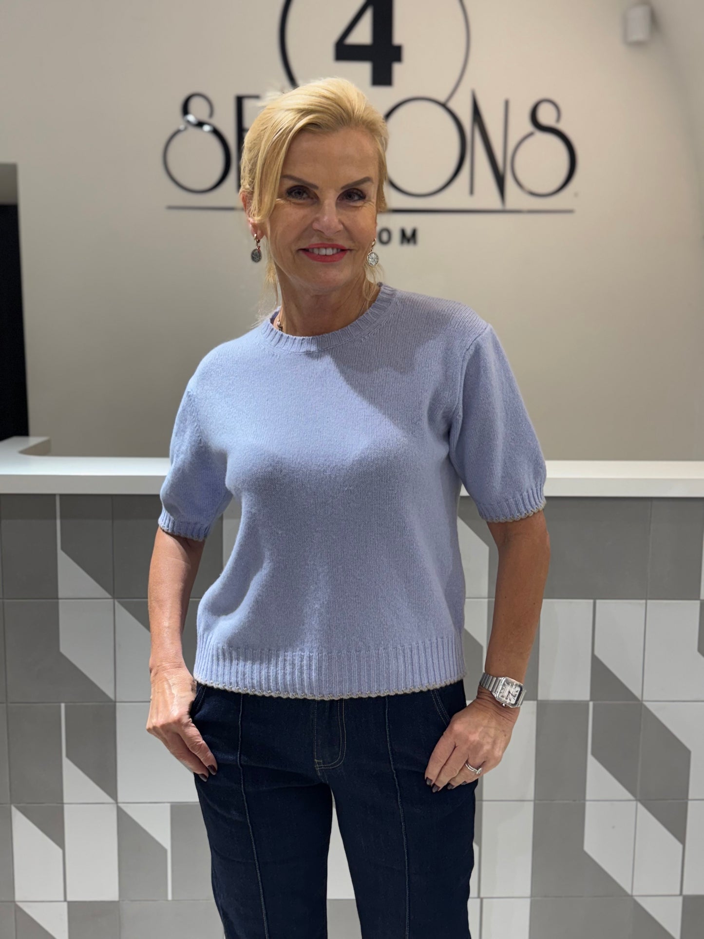 Lanos vilnos  megztukas trumpomis rankovėmis (M448)