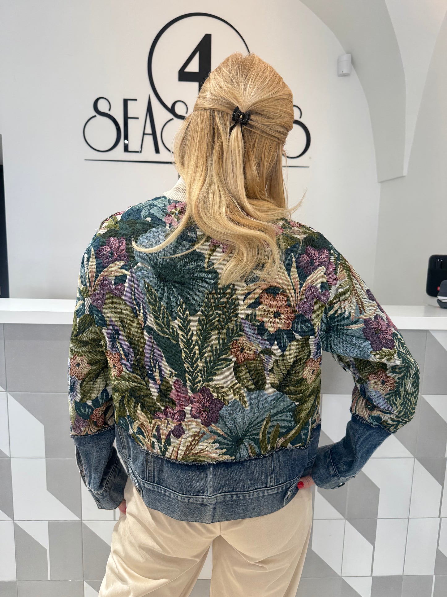 Švarkelis su užtrauktuku (Sv173)