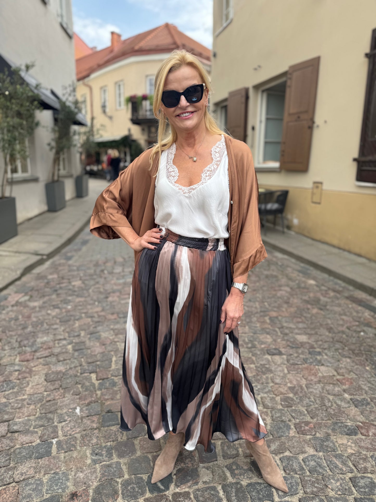 Palaidinė su neriniais (P17)