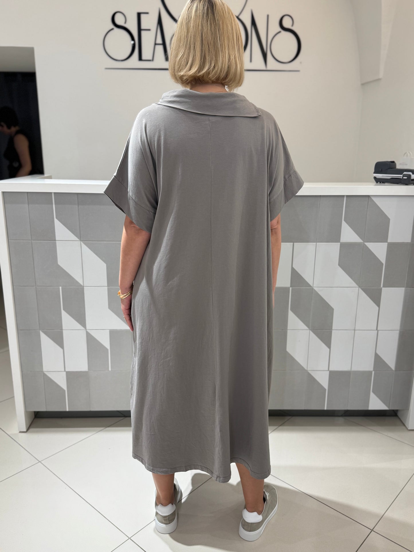 Suknelė didesniam dydžiui (S496)