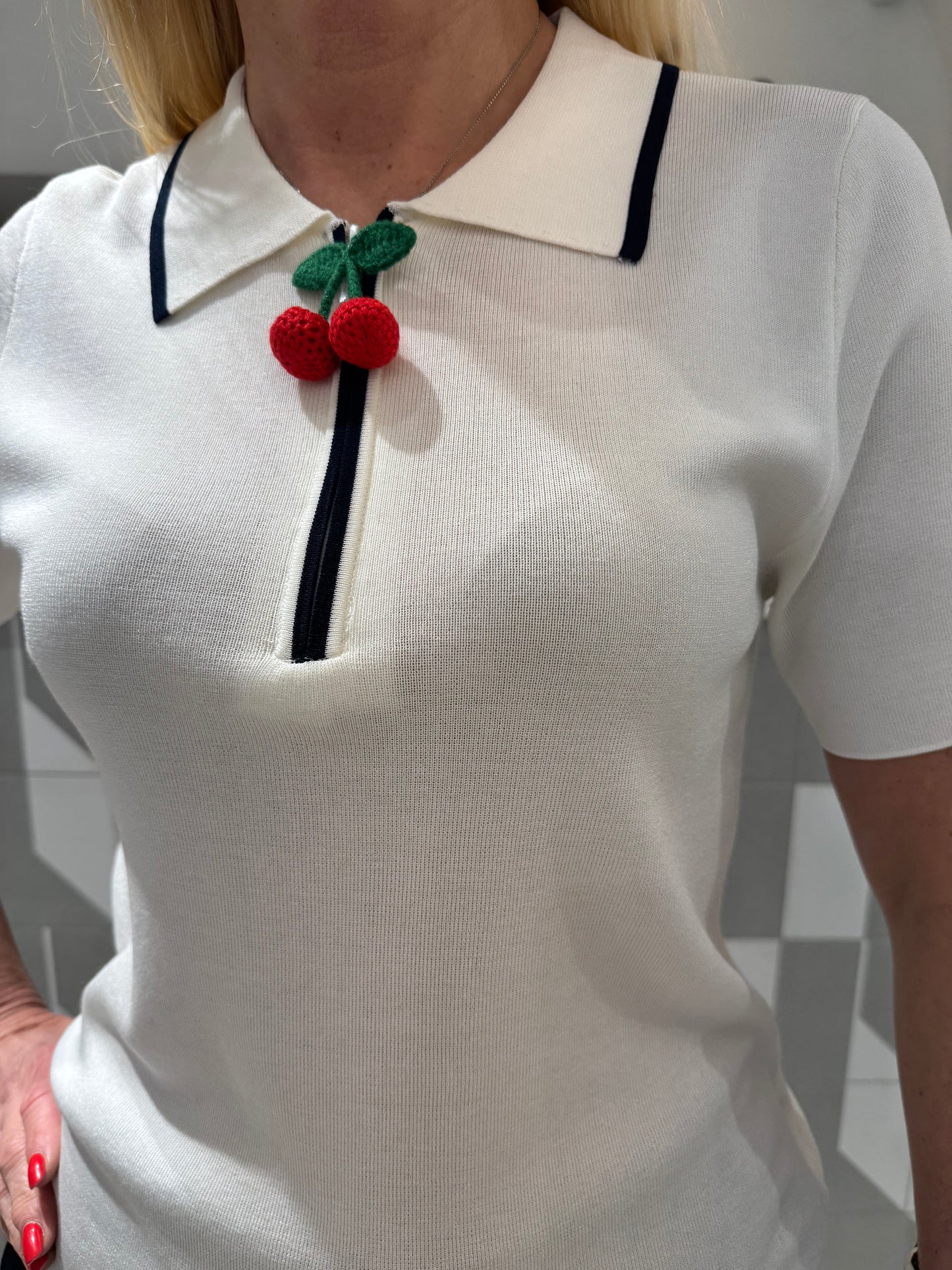 Megztukas polo su vyšniomis (M604)