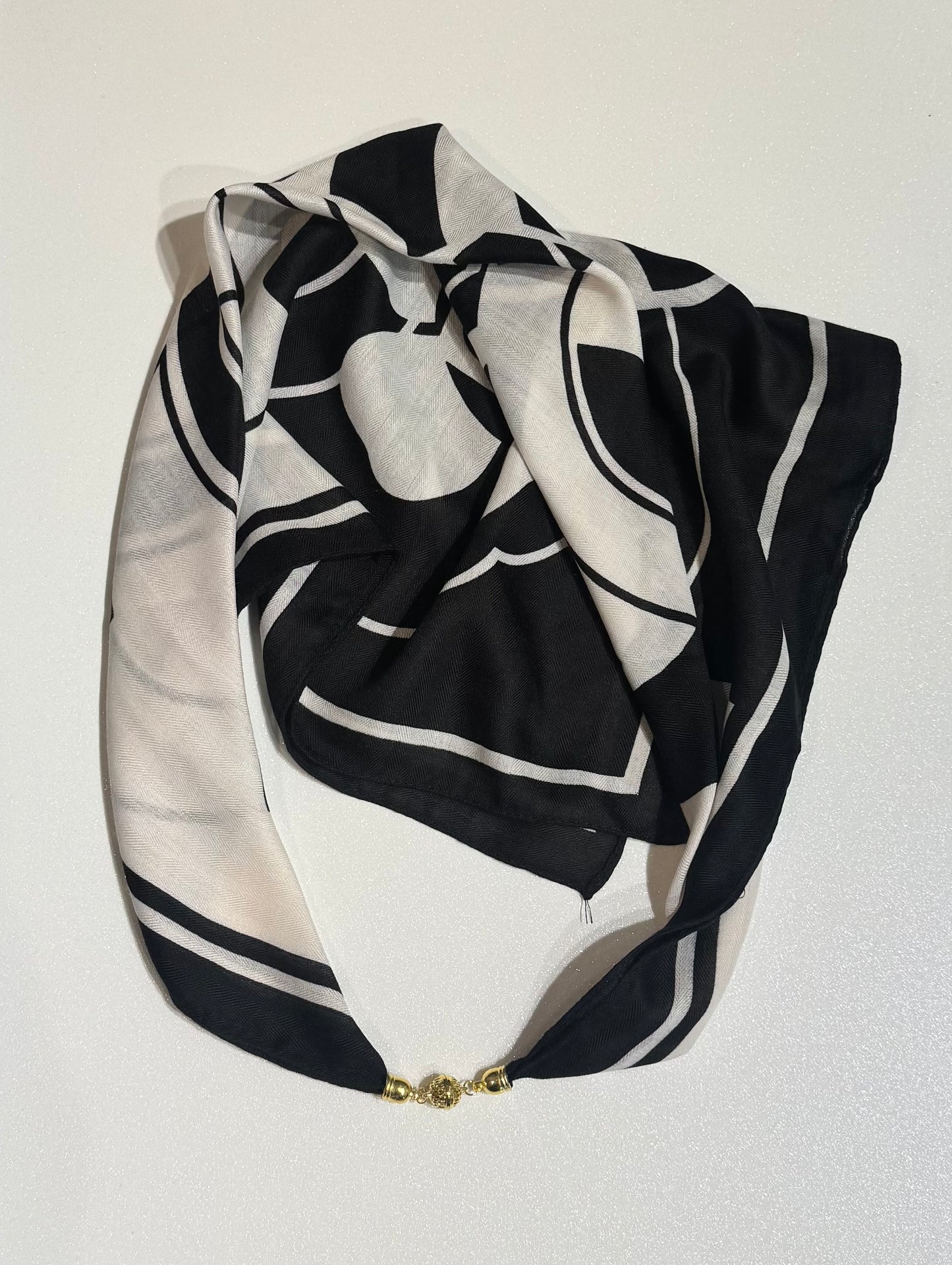 Skarelė su magnetukais (D118)