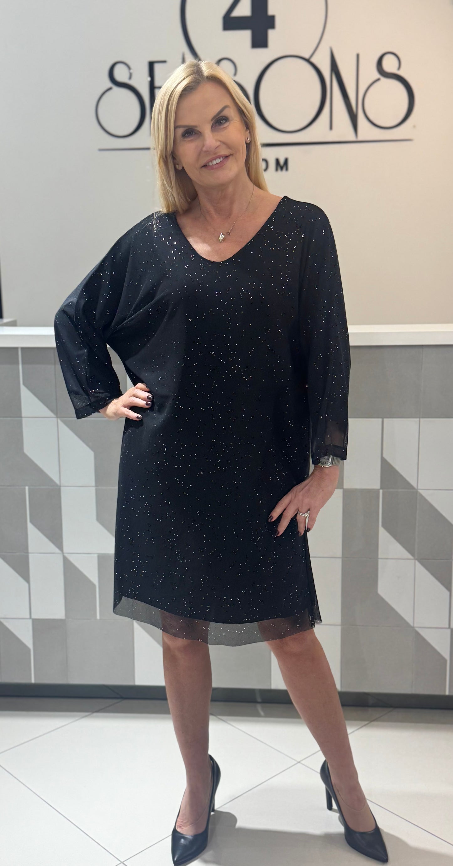 Suknelė su kaspinu nugaroje (S165)