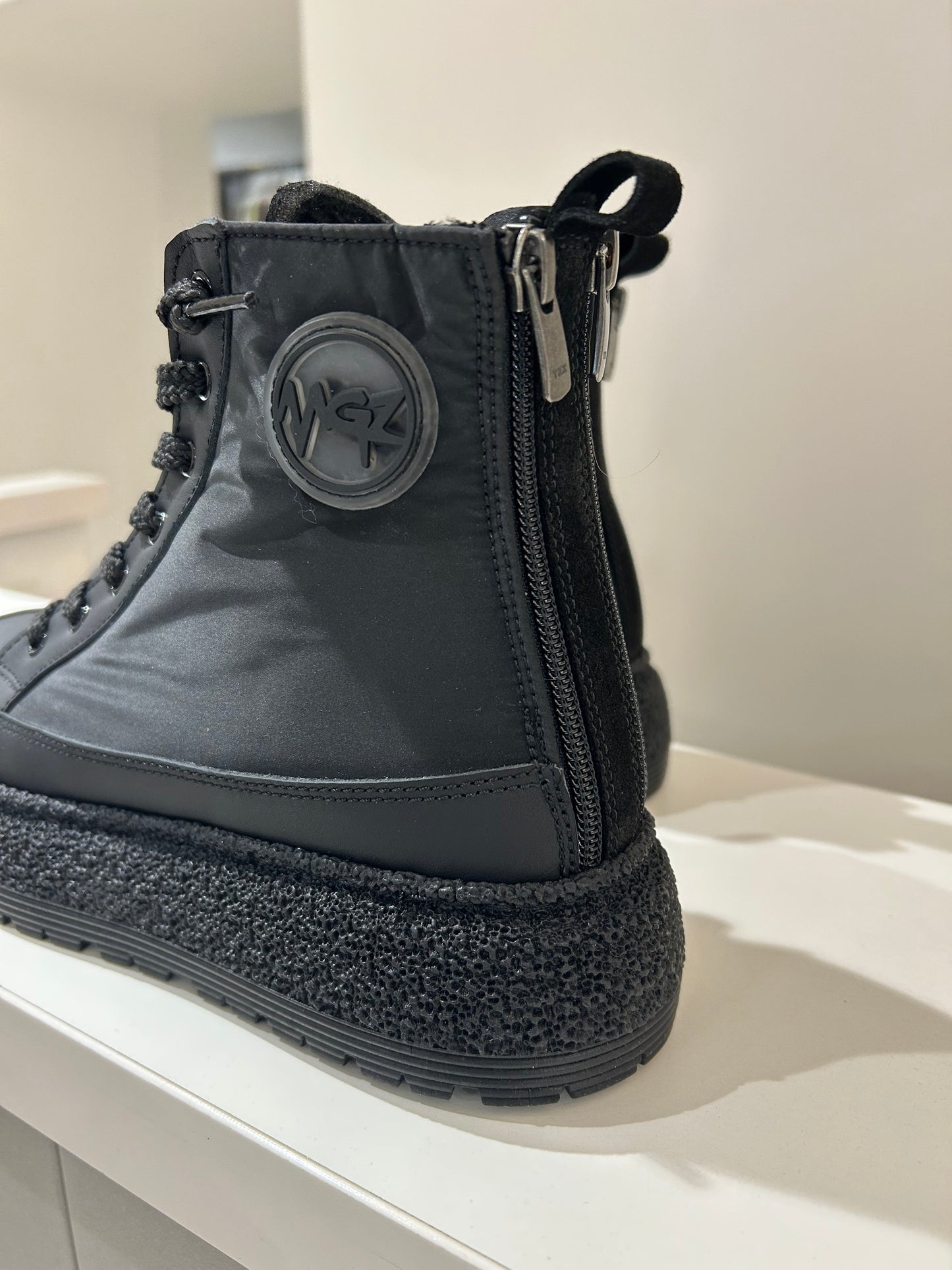 Laisvalaikio aulinukai su užtrauktukais  (Z17)