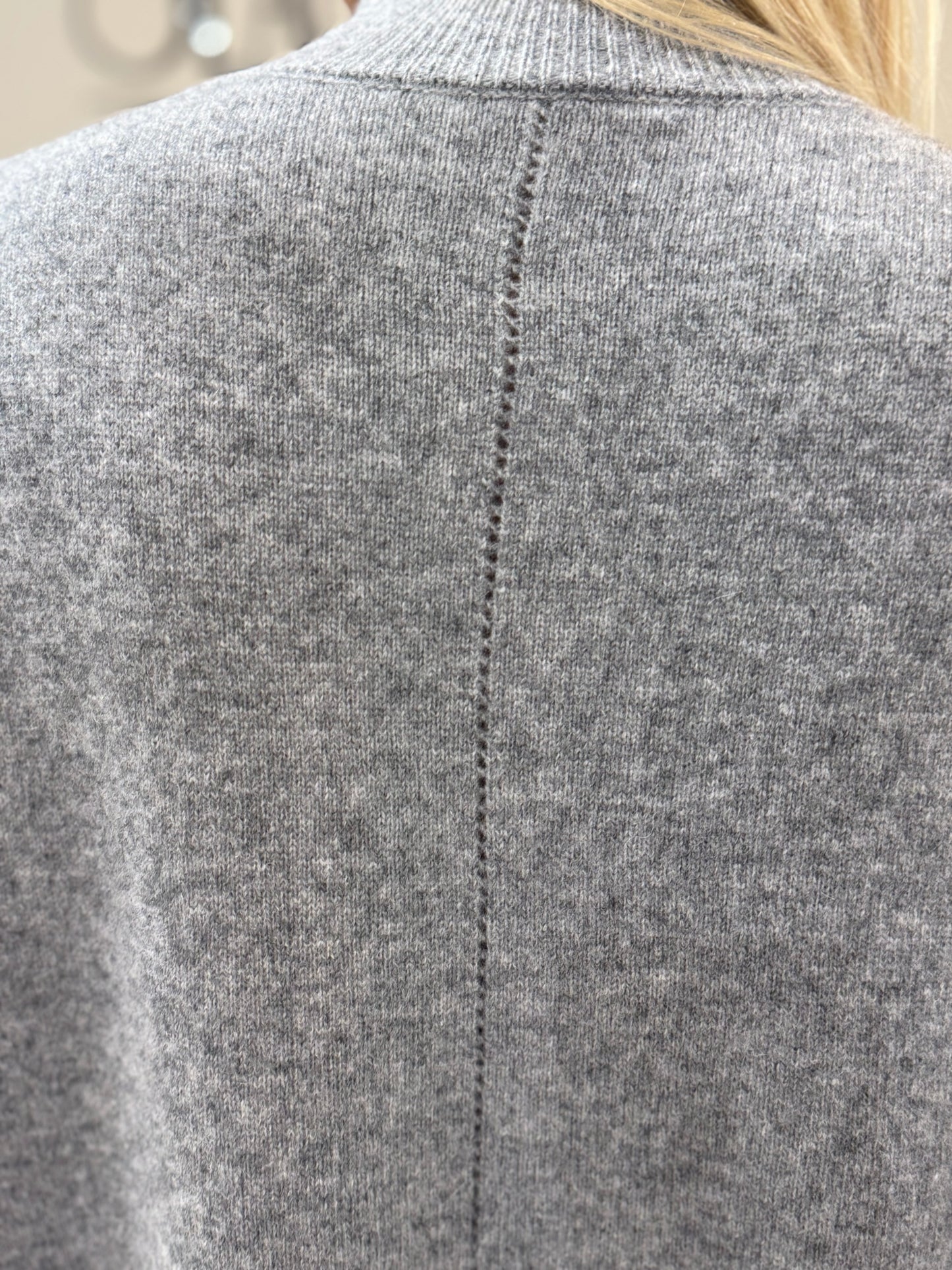 Kašmyro vilnos megztukas ilgesnio modelio (M468)