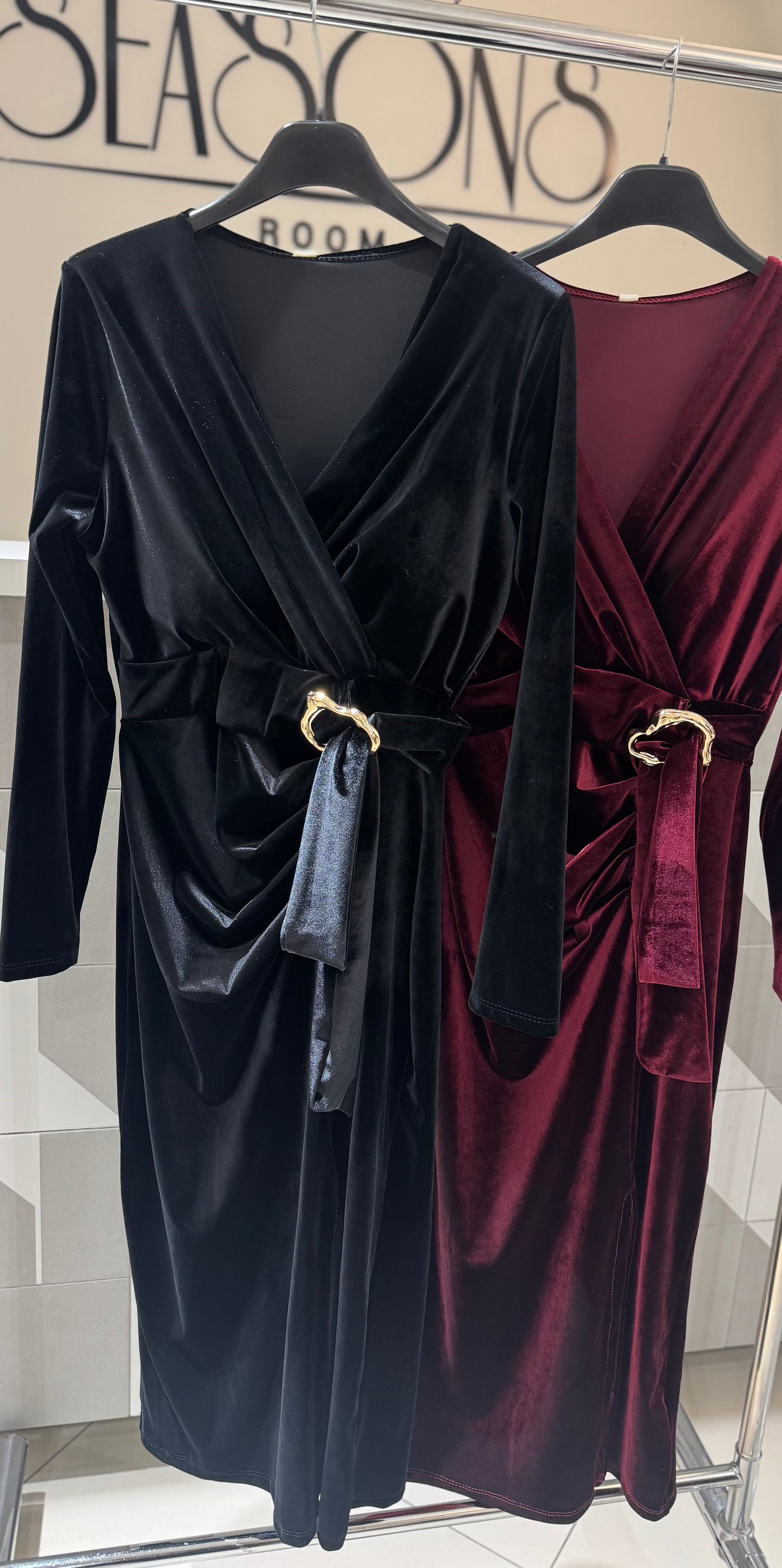 Suknelė veliūrinio audinio (S180)