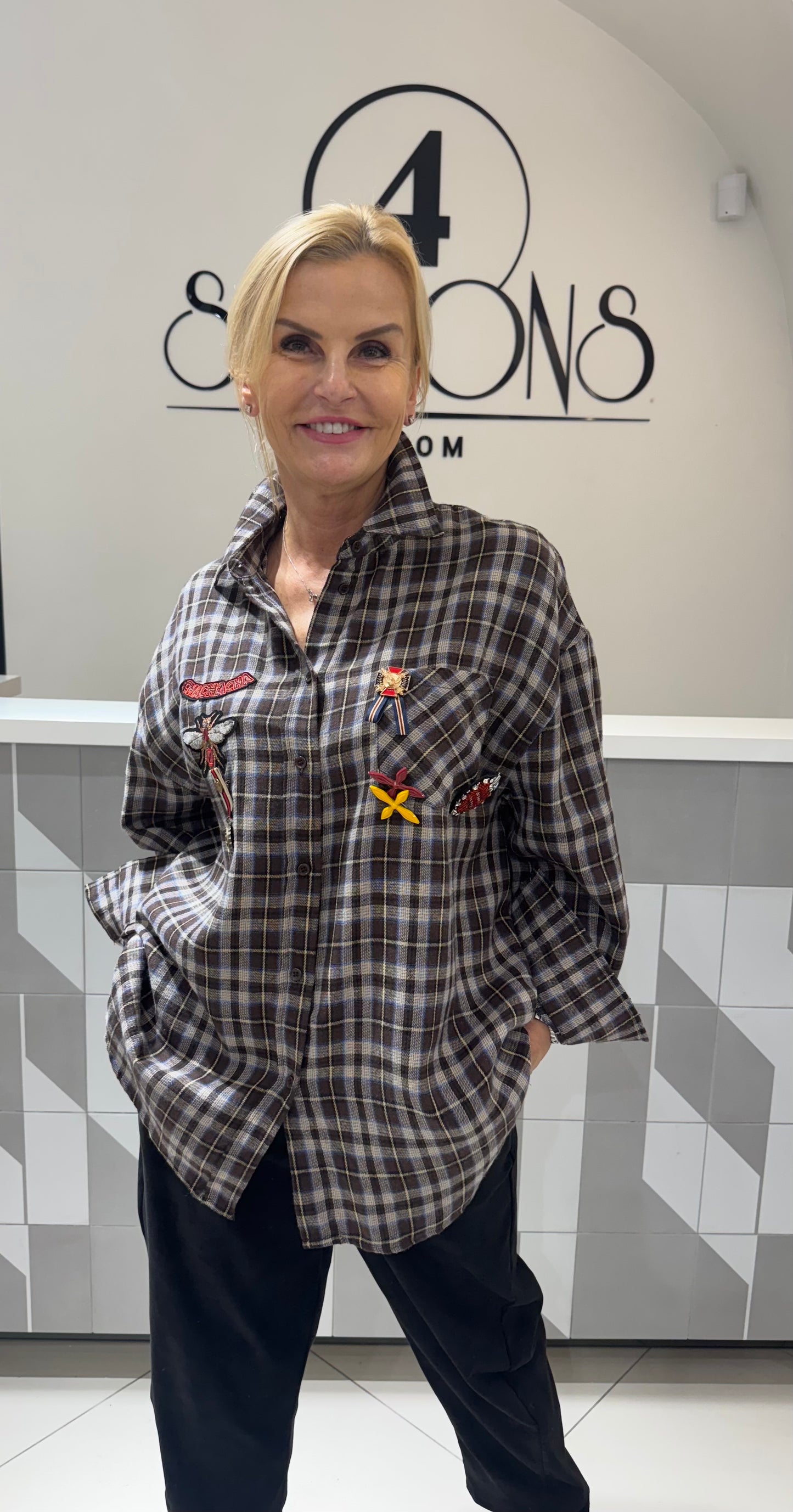 Languoti marškiniai su ženkliukais (P864)