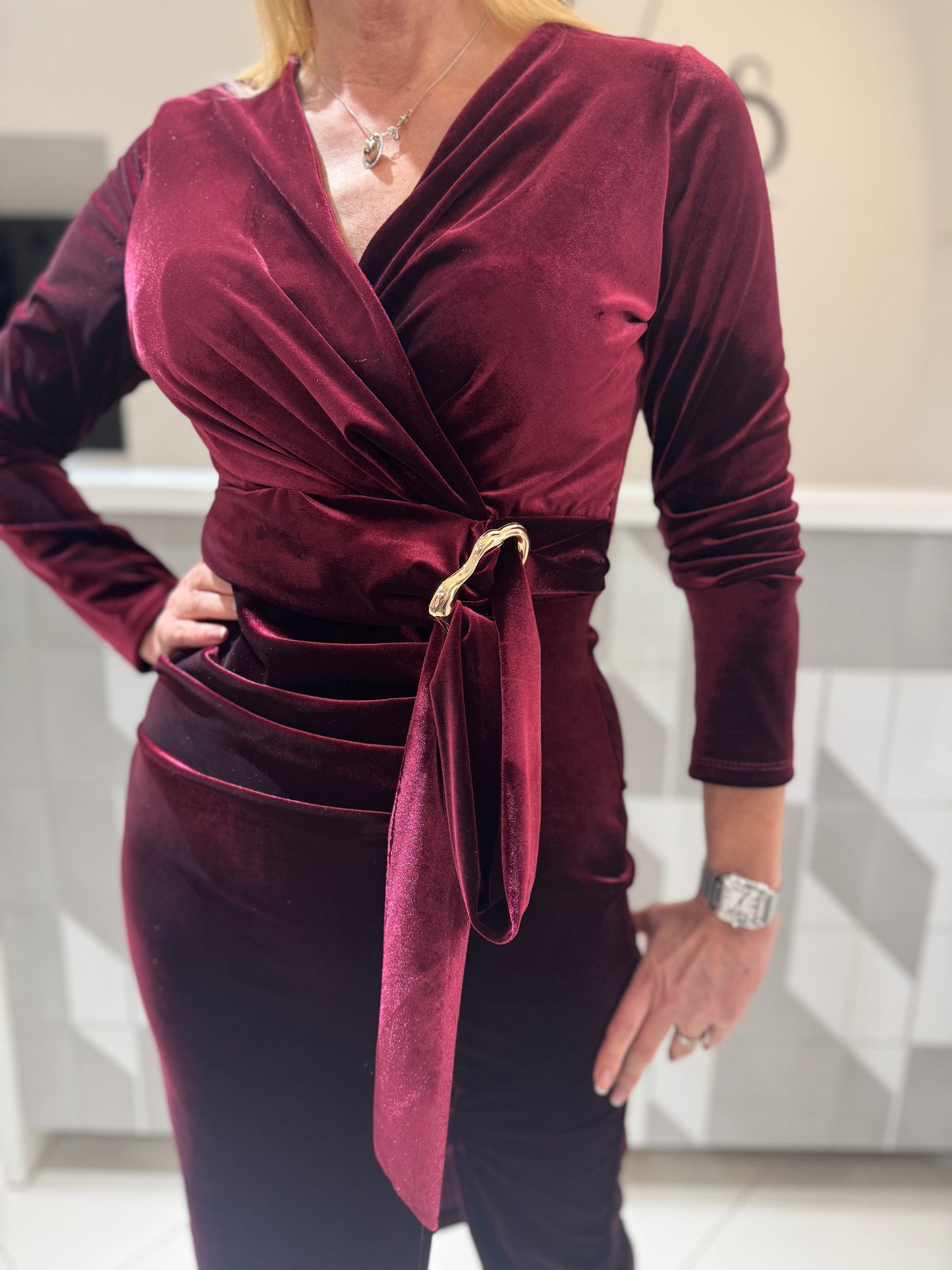 Suknelė veliūrinio audinio (S180)