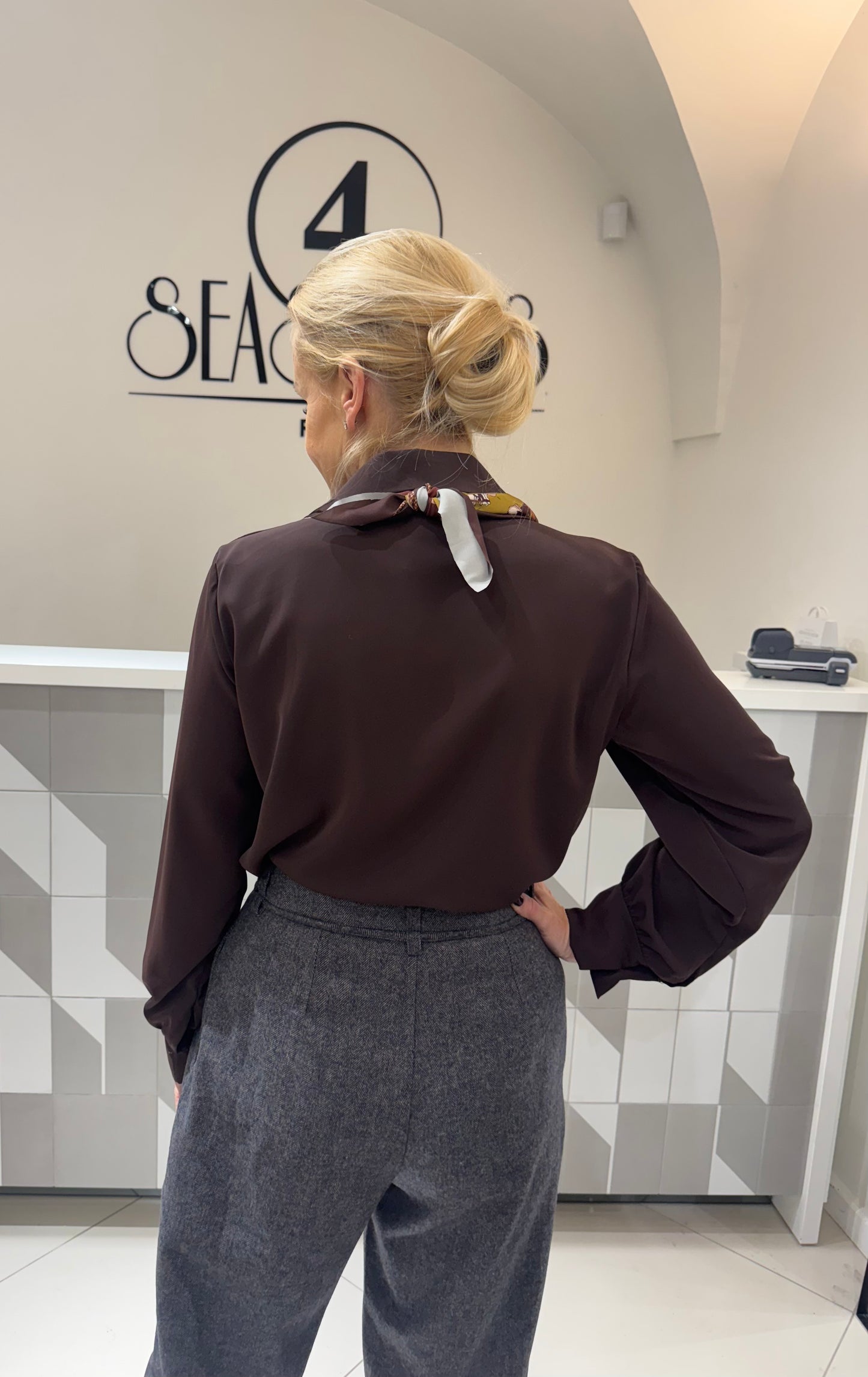 Marškiniai su skara (P861)