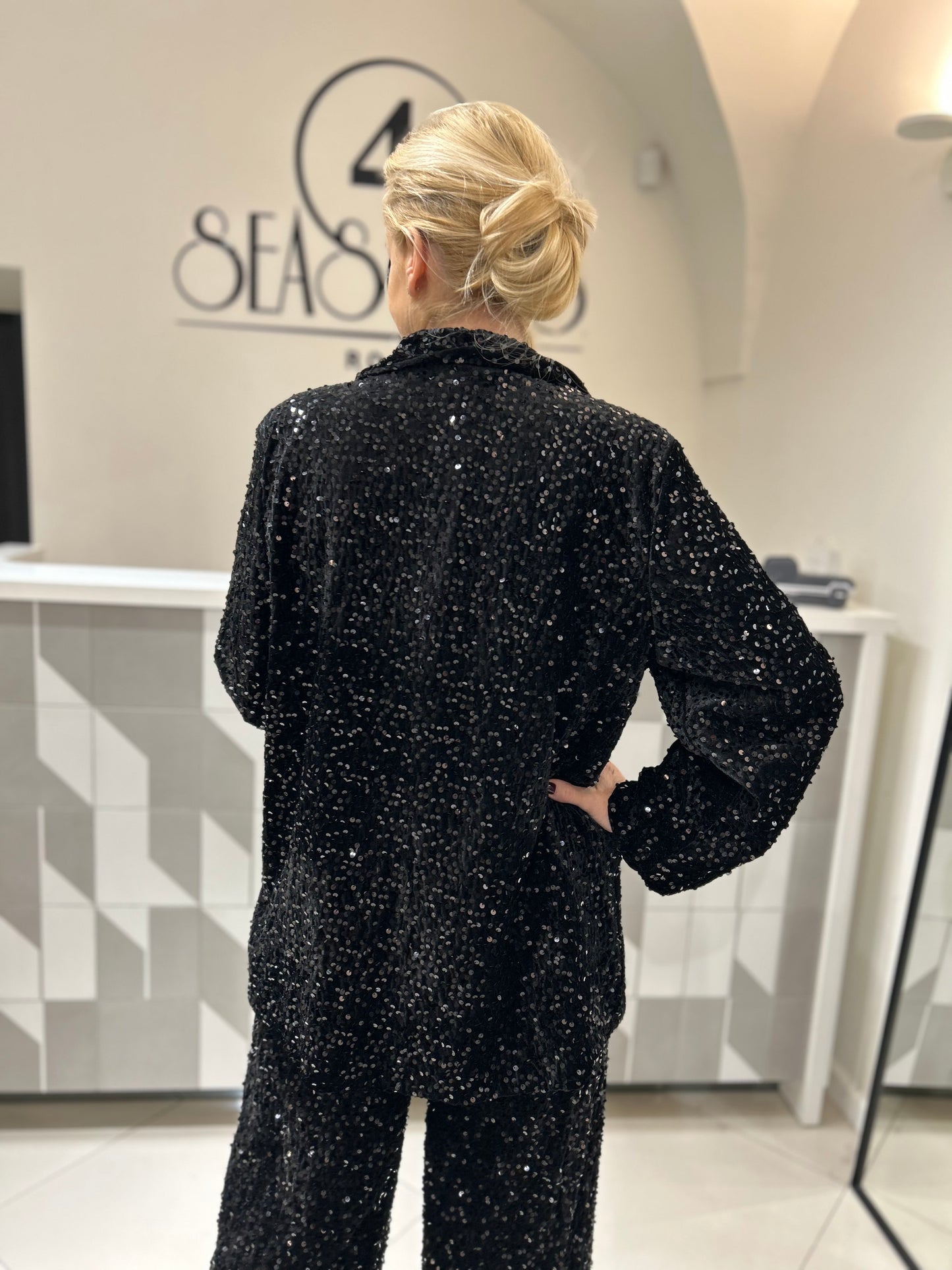 Švarkas su žvyneliais didesniam dydžiui (Sv154)