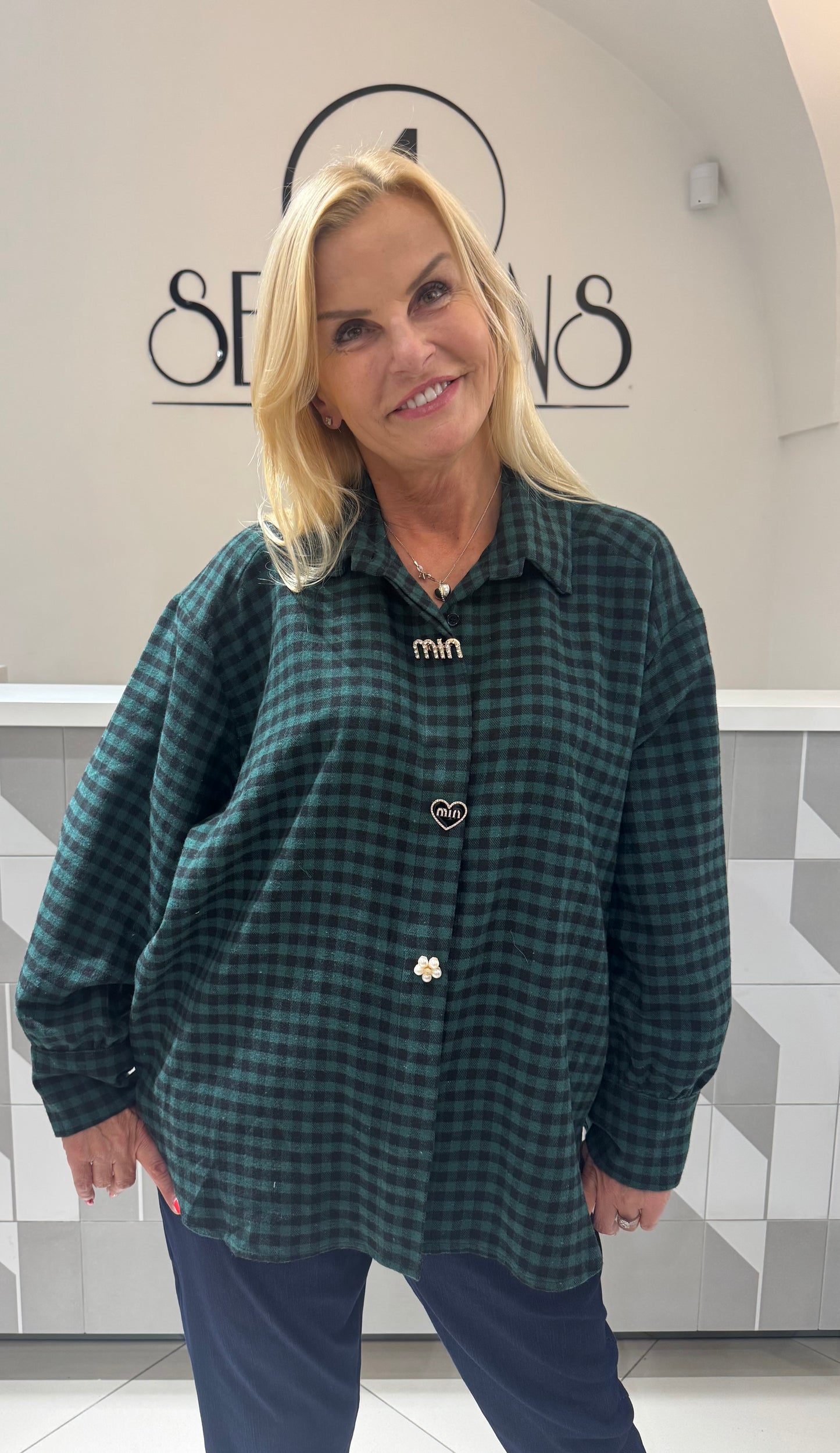 Languoti marškiniai (p837)