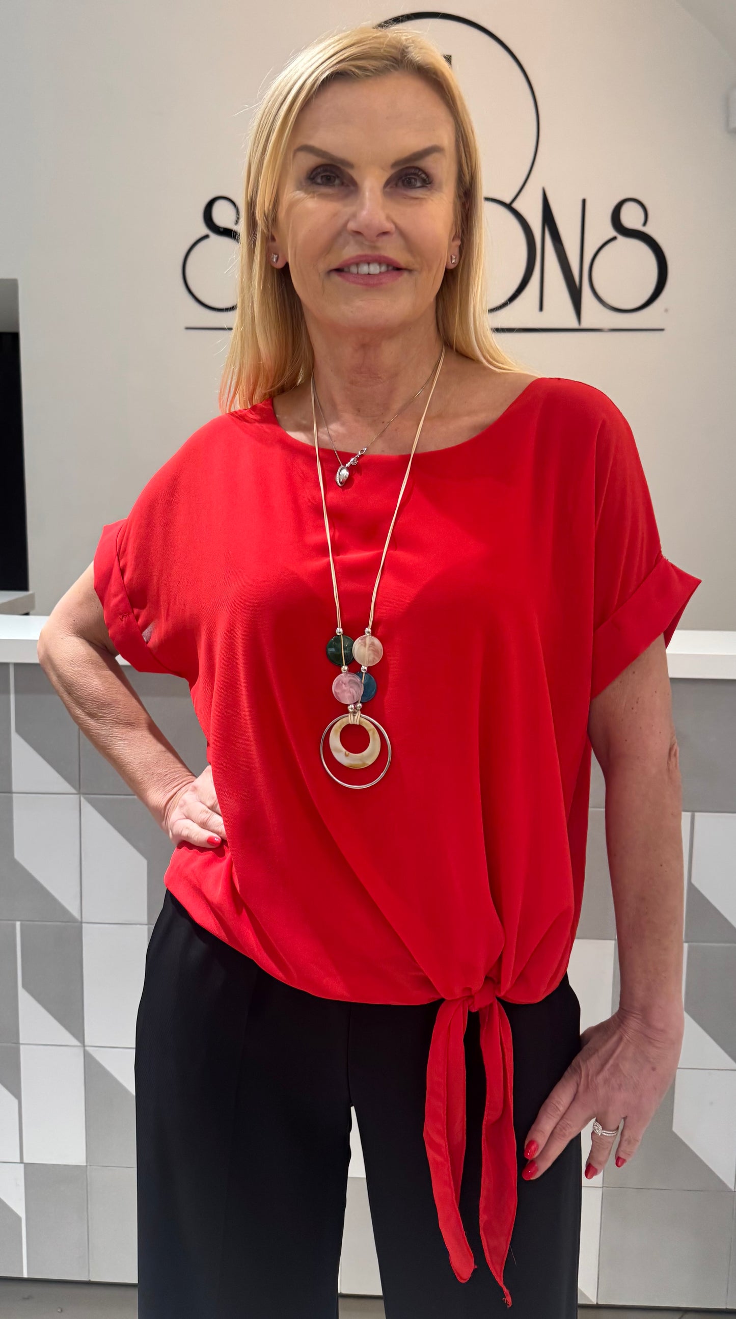 Palaidinė su papuošalu (P970)