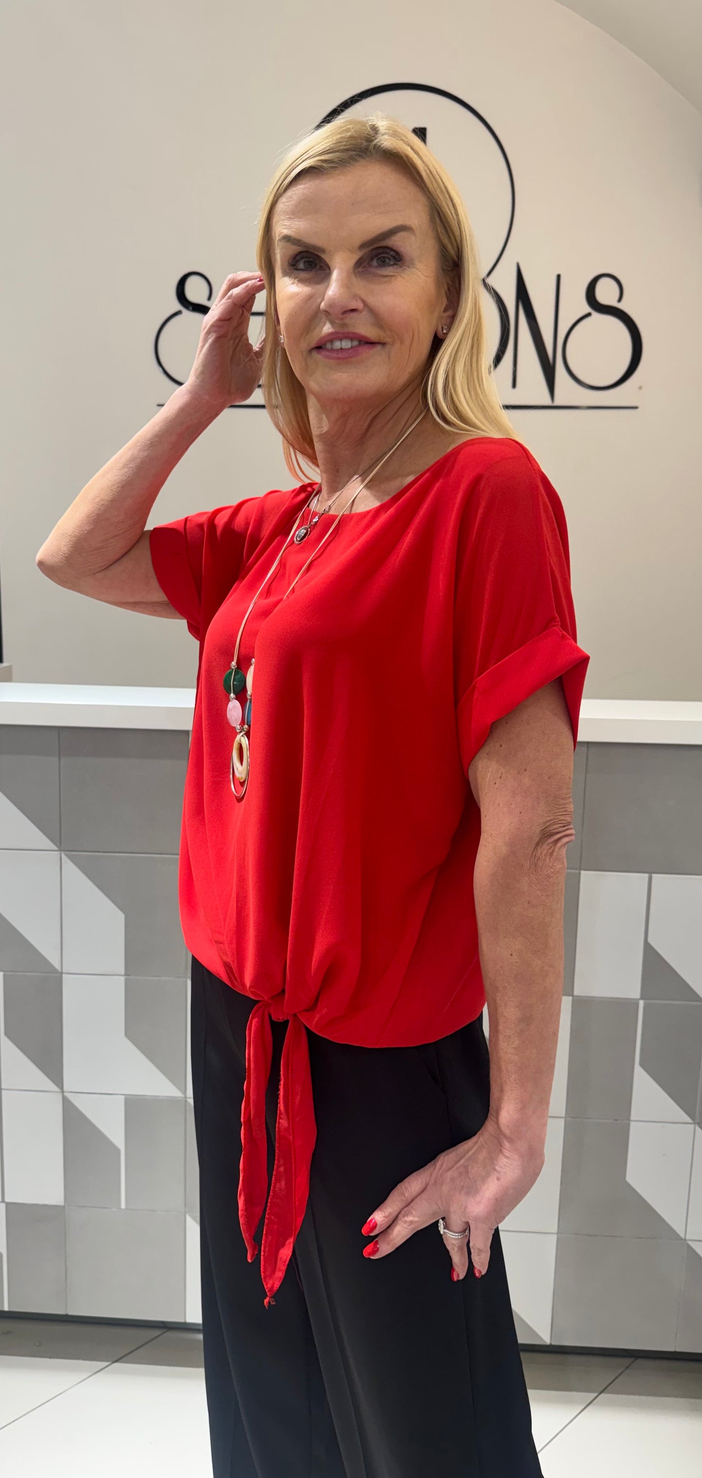 Palaidinė su papuošalu (P970)