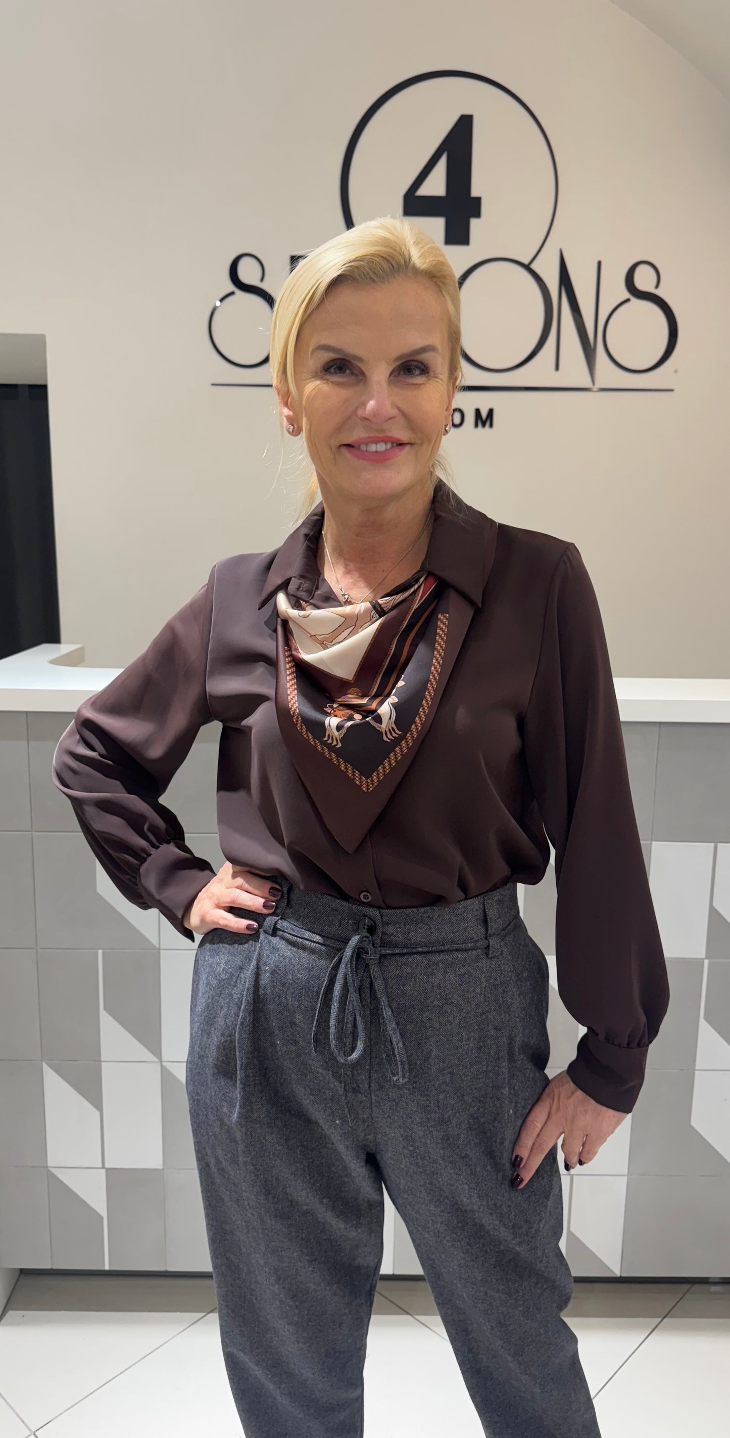 Marškiniai su skara (P861)