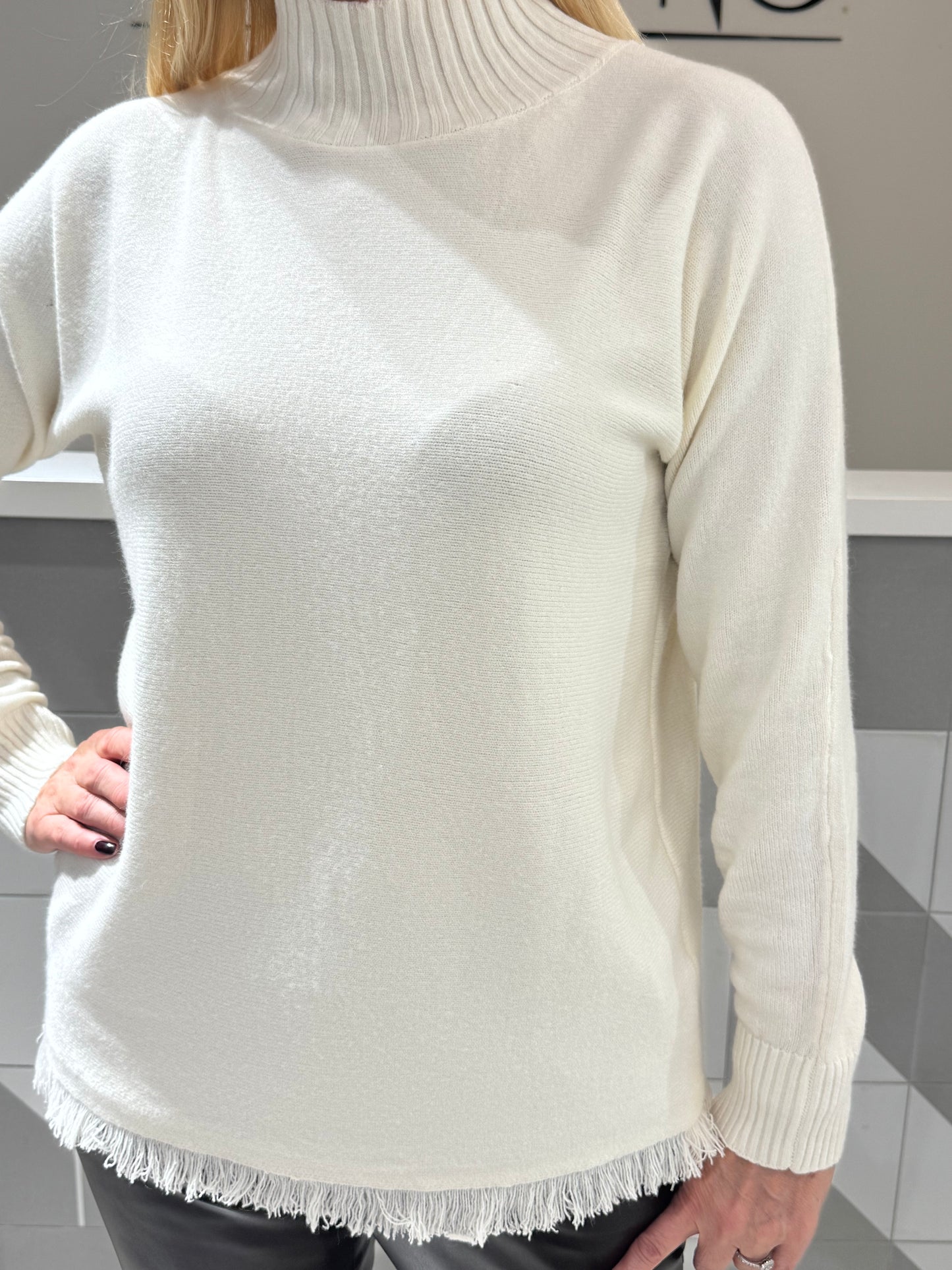 Megztukas aukštu kaklu (M476)