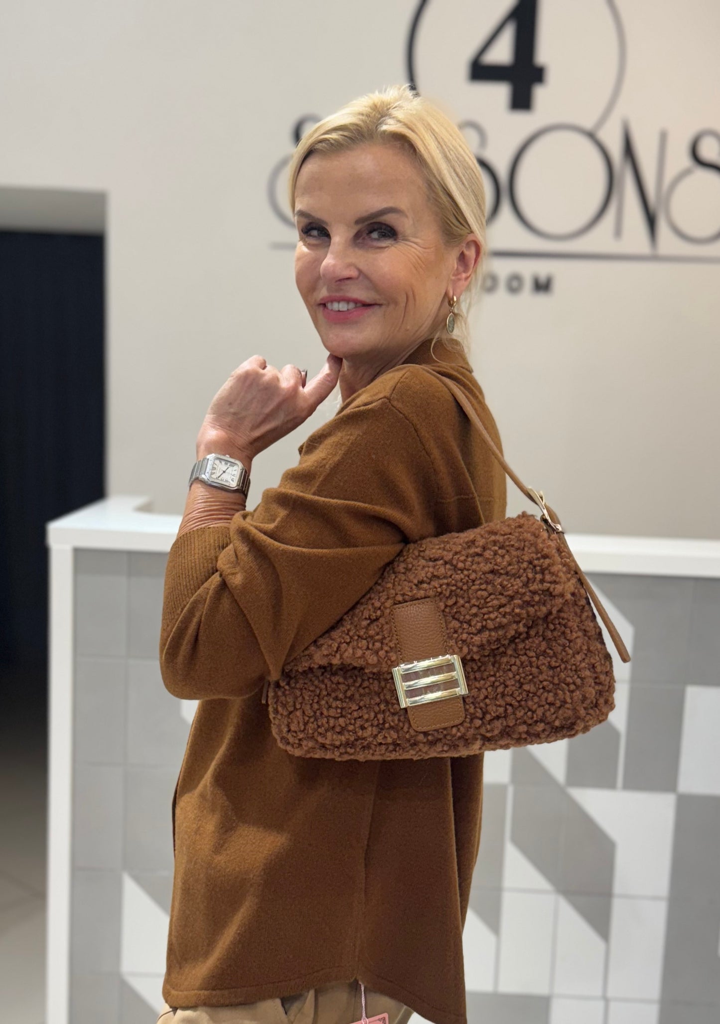 Kailinė rankinė su oda