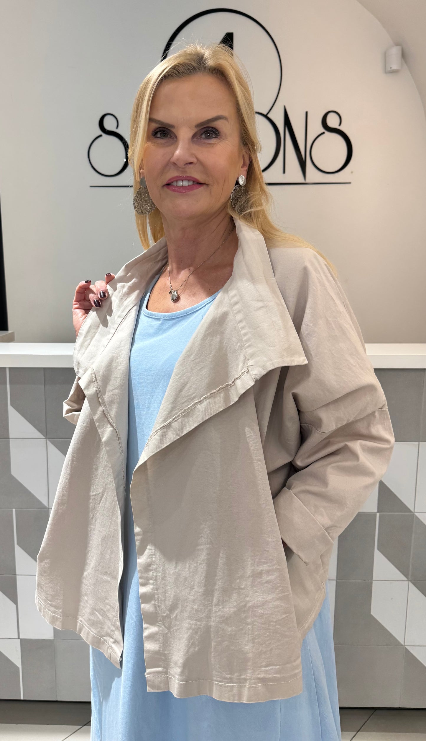 Švarkelis be užsegimo (Sv164)