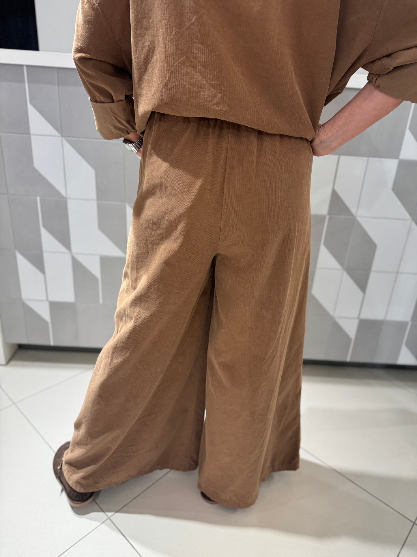 Plačios kelnės (K521)