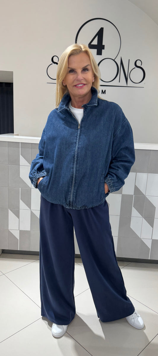 Striukė -bomberis (B141)