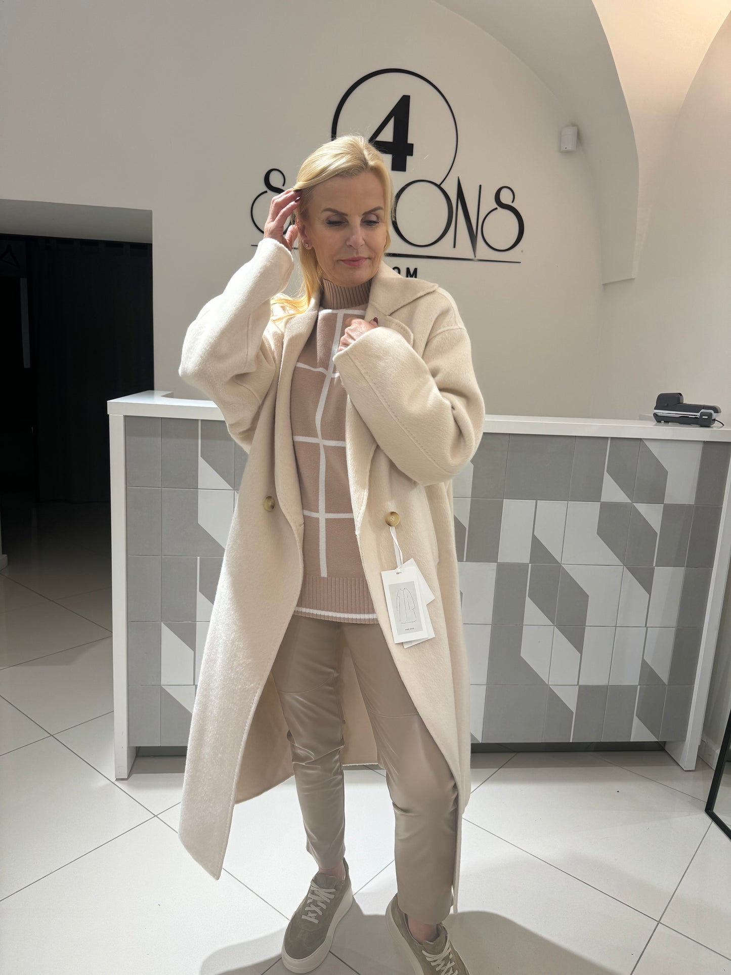 Dvibortis paltas oversize modelio Pl23)