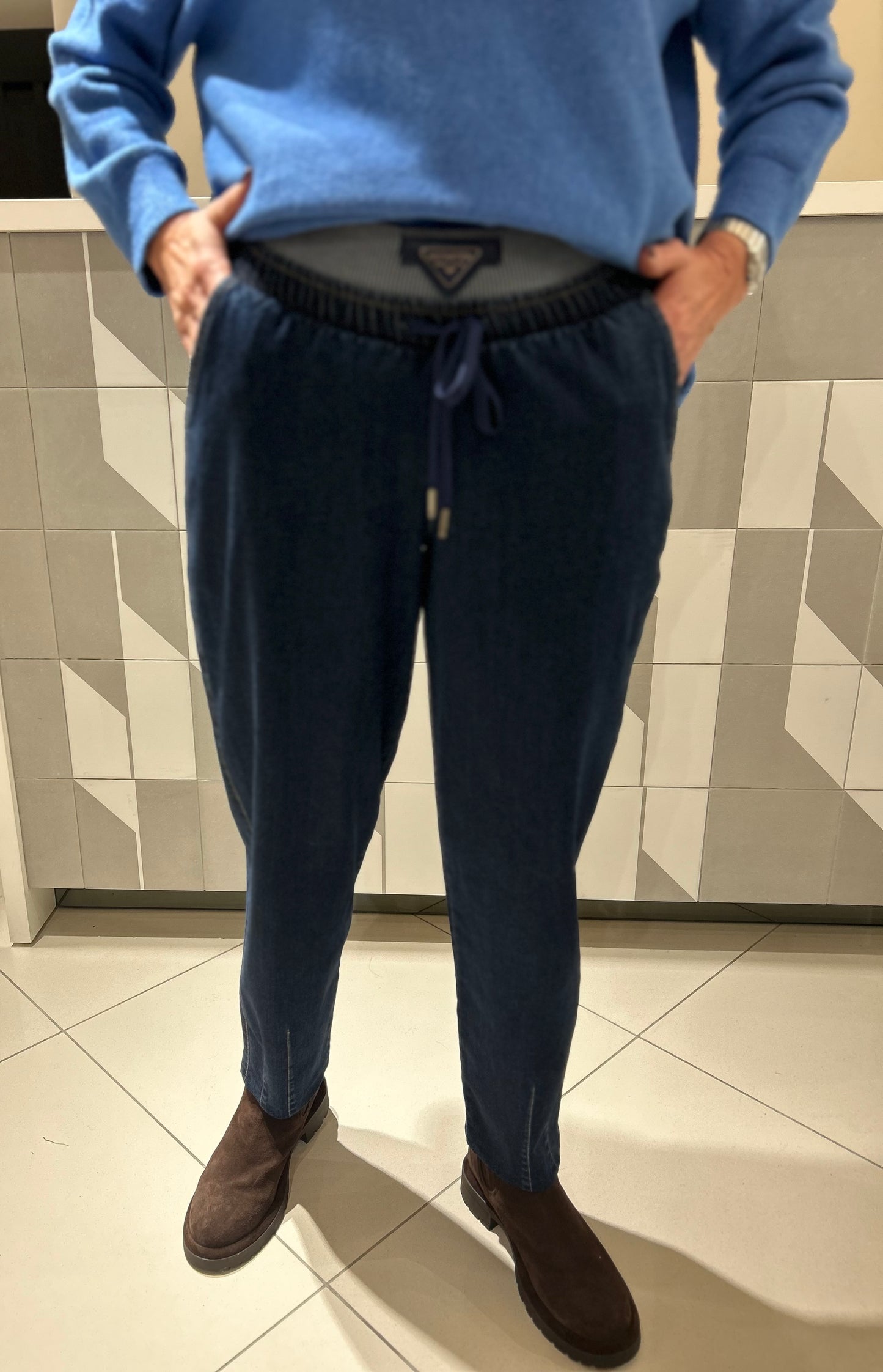 Džinsai su raišteliais didesniam dydžiui (K548)