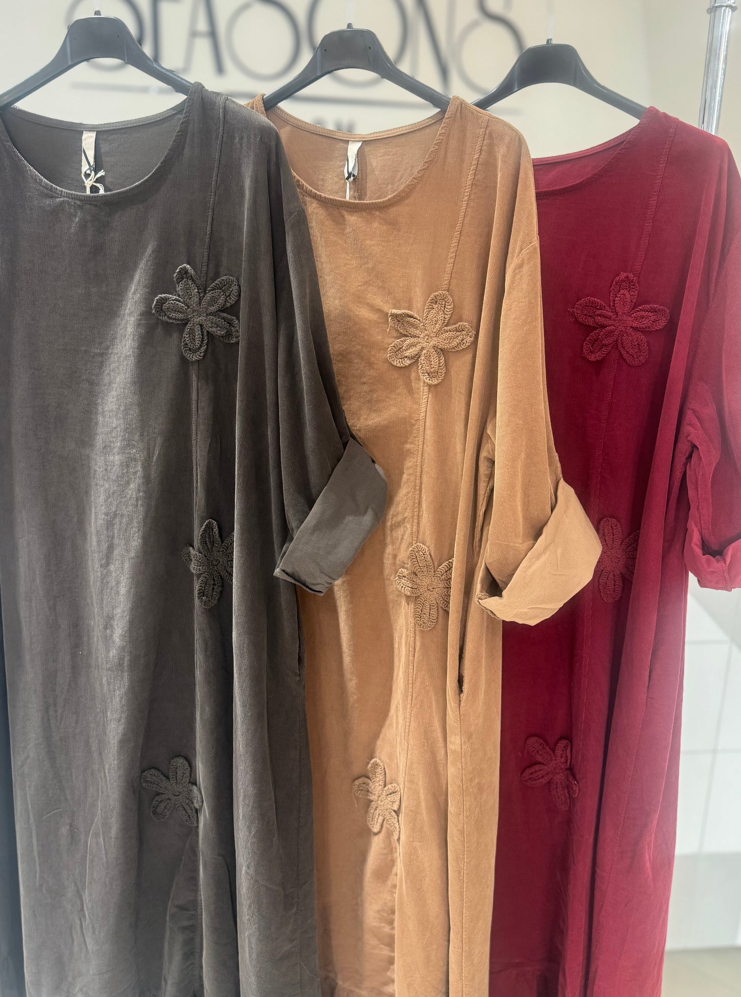 Plono velvetinio audinio suknelė (S144)