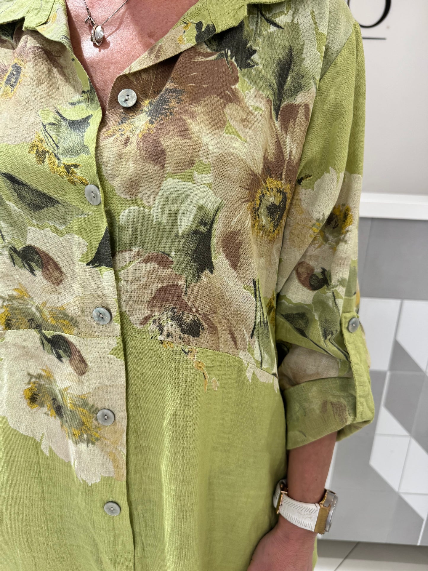Lininė suknelė su gėlėmis (S218)