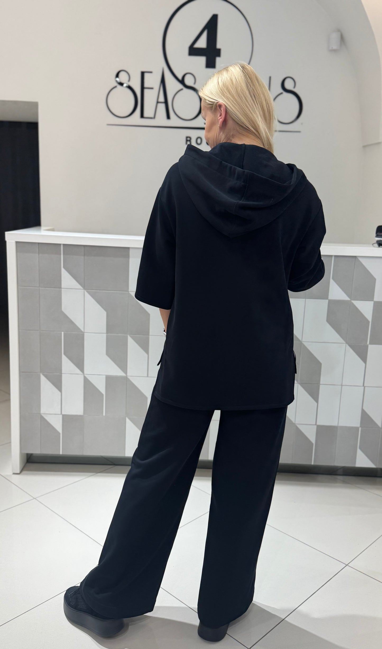 Laisvalaikio kostiumas (ko175)