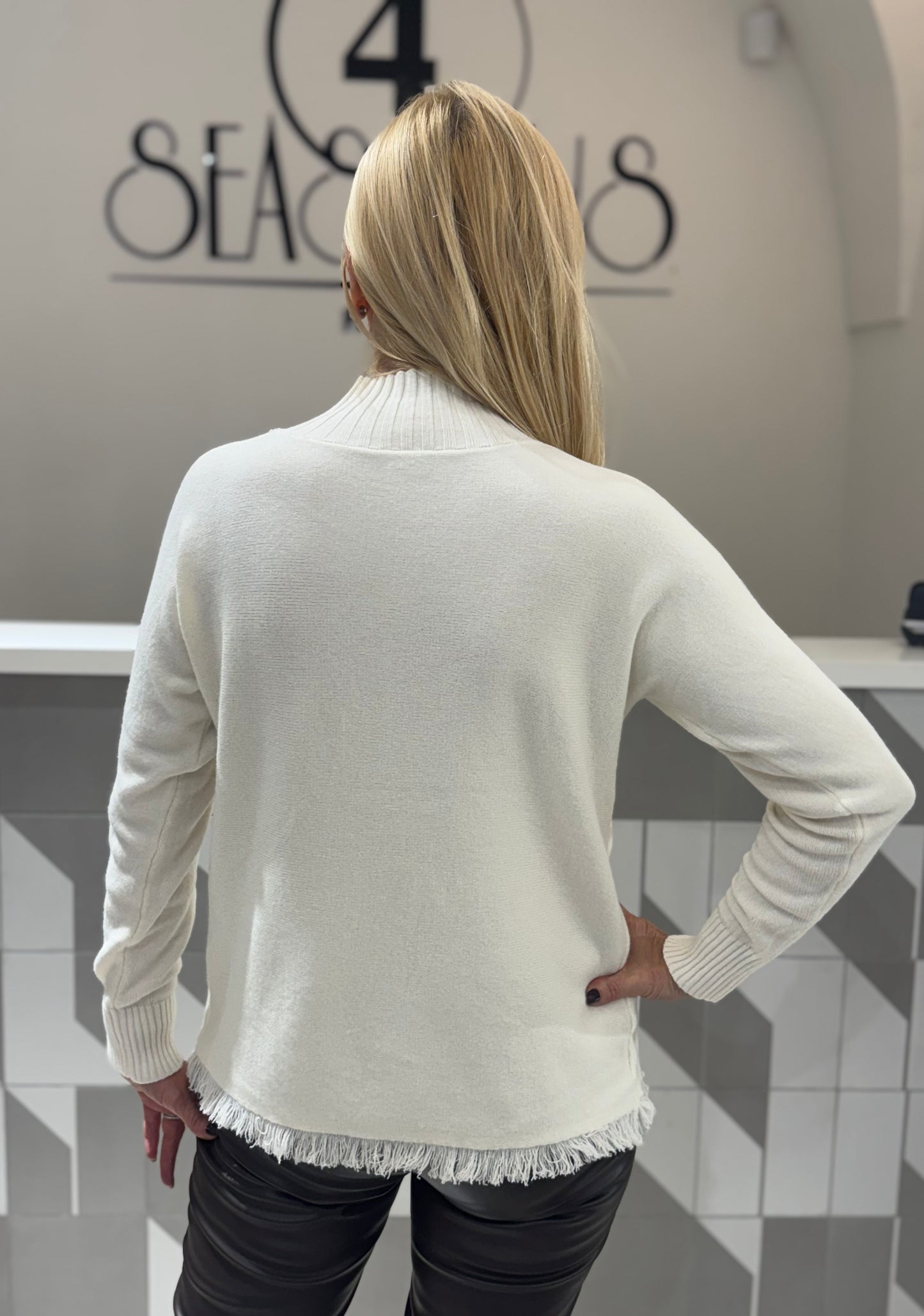 Megztukas aukštu kaklu (M476)