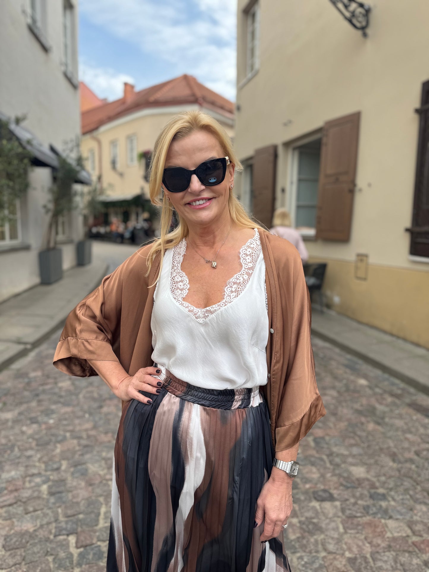 Palaidinė su neriniais (P17)