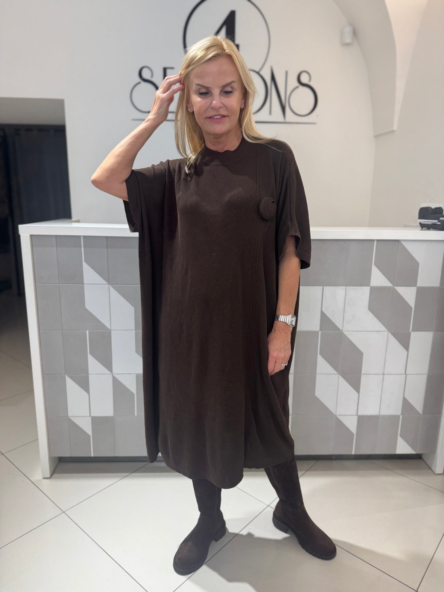 Trikotažinė suknelė didesniam dydžiui (s126)