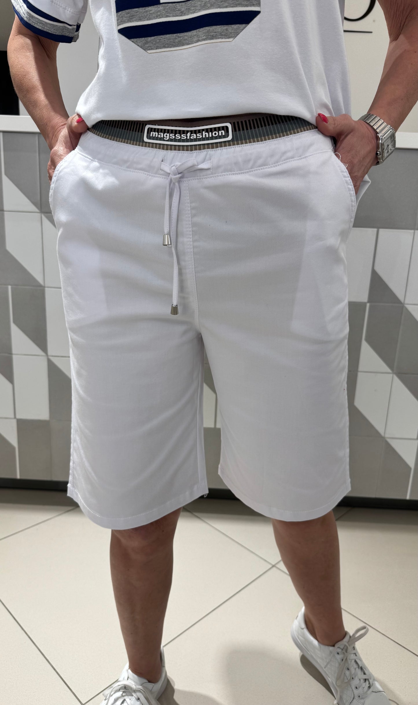 Šortai baltos spalvos (Š49)