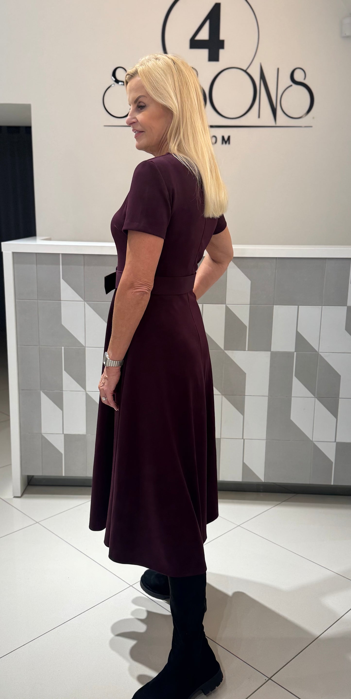 Trikotažinė suknelė su dirželiu (s114)