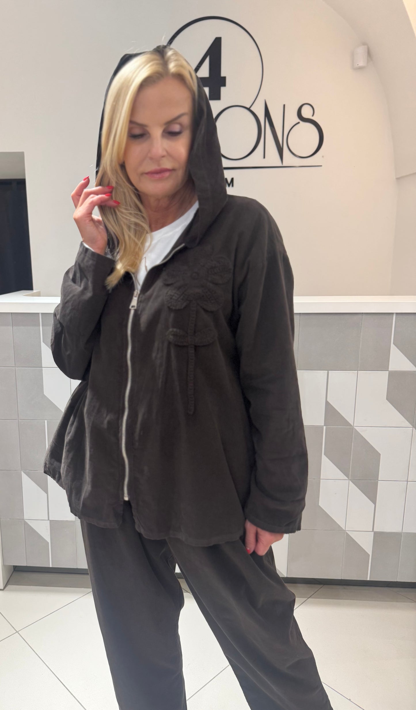 Smulkaus velvetinio audinio bliuzonas su užtrauktuku (Sv152)