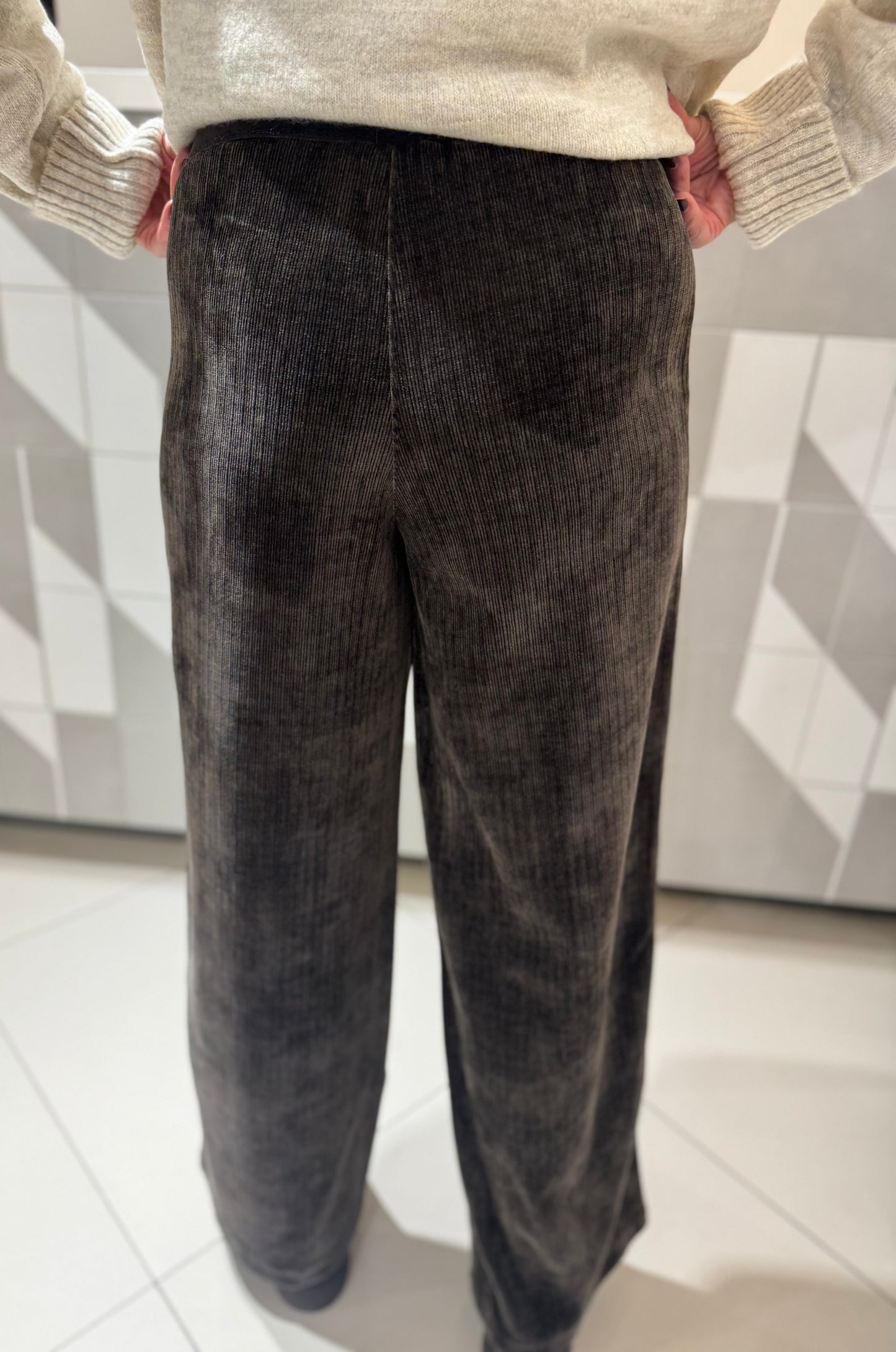 Kelnės veliūrinio audinio (K547)