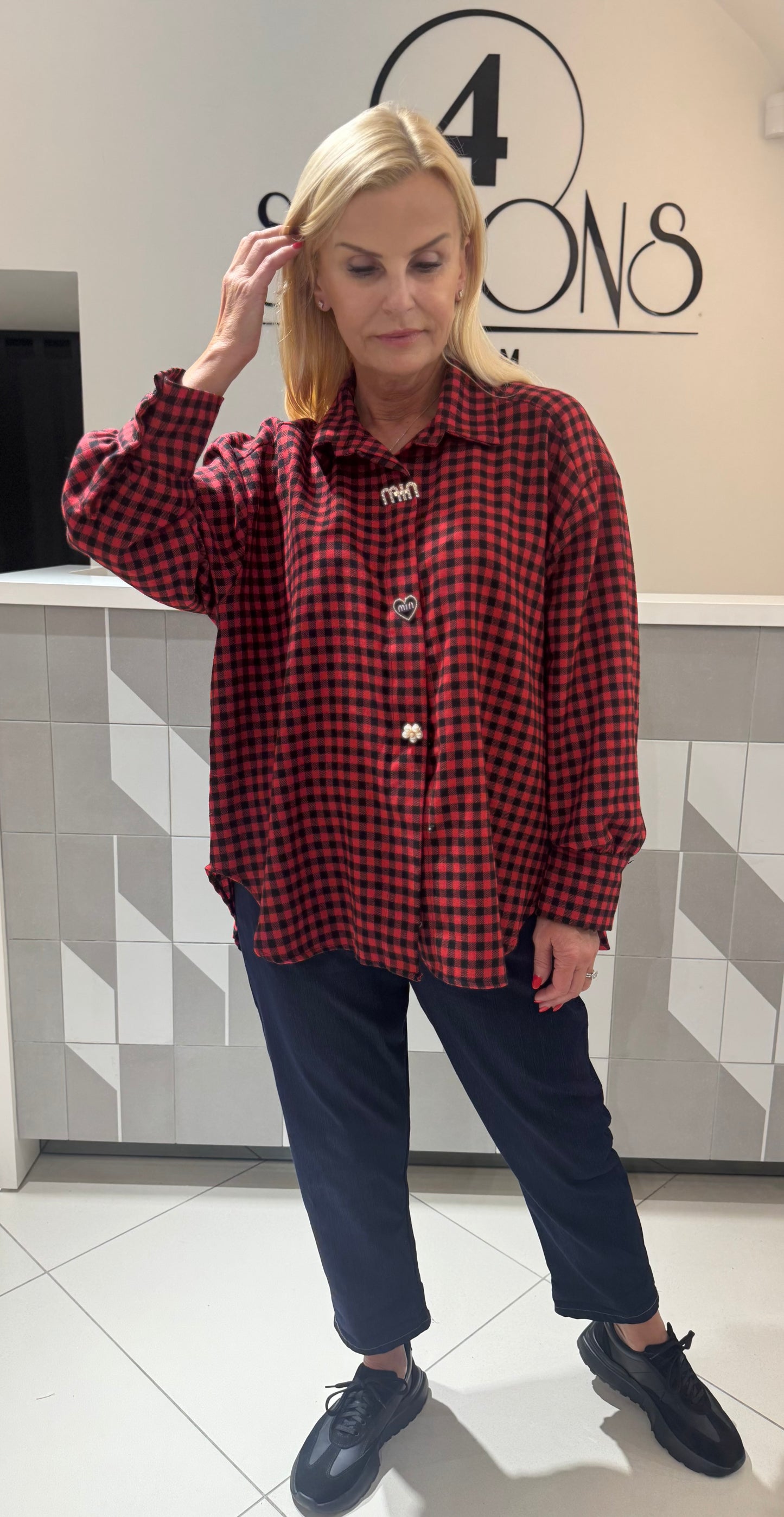 Languoti marškiniai (p837)