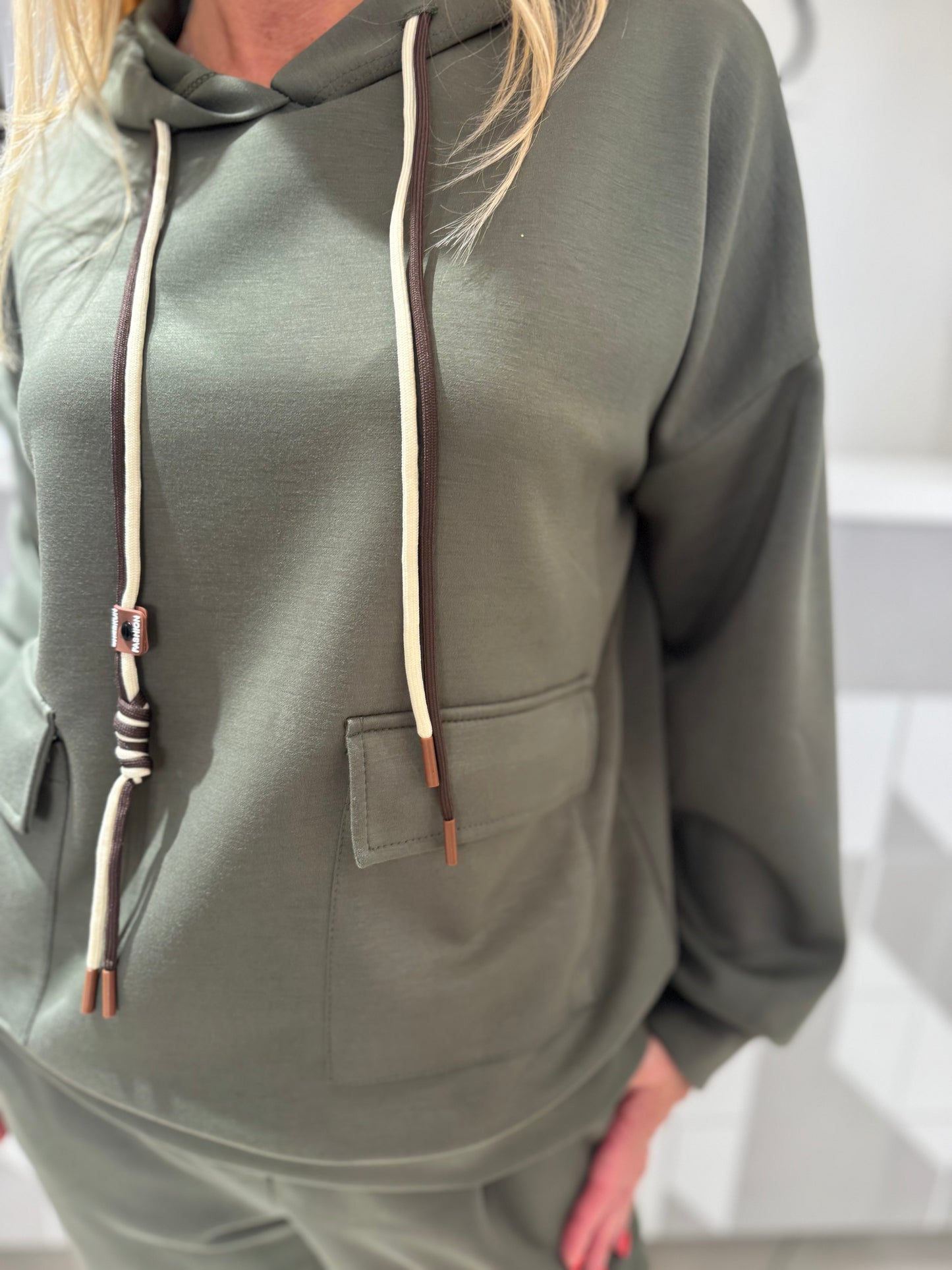 Laisvalaikio kostiumas (ko180)