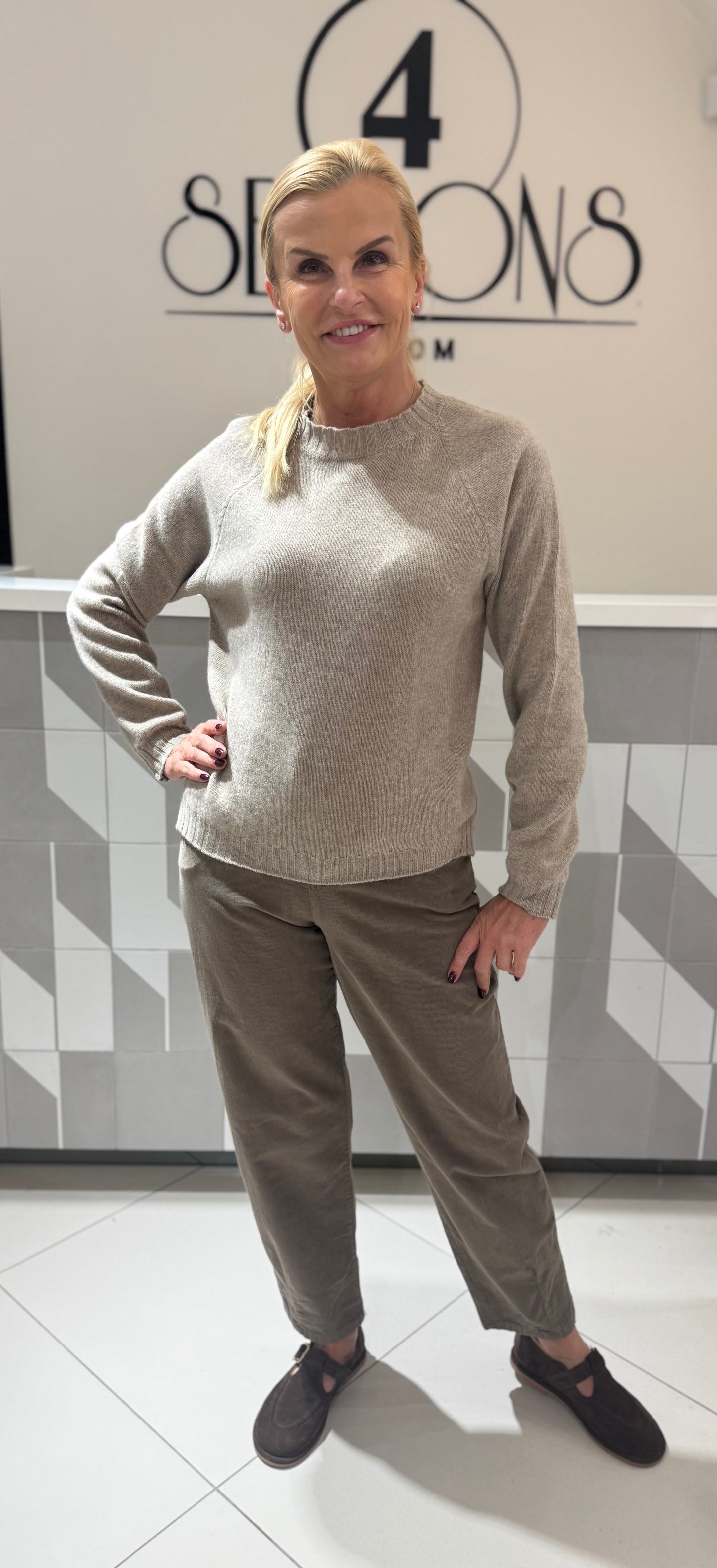 Lanos vilnos megztinis (M451)