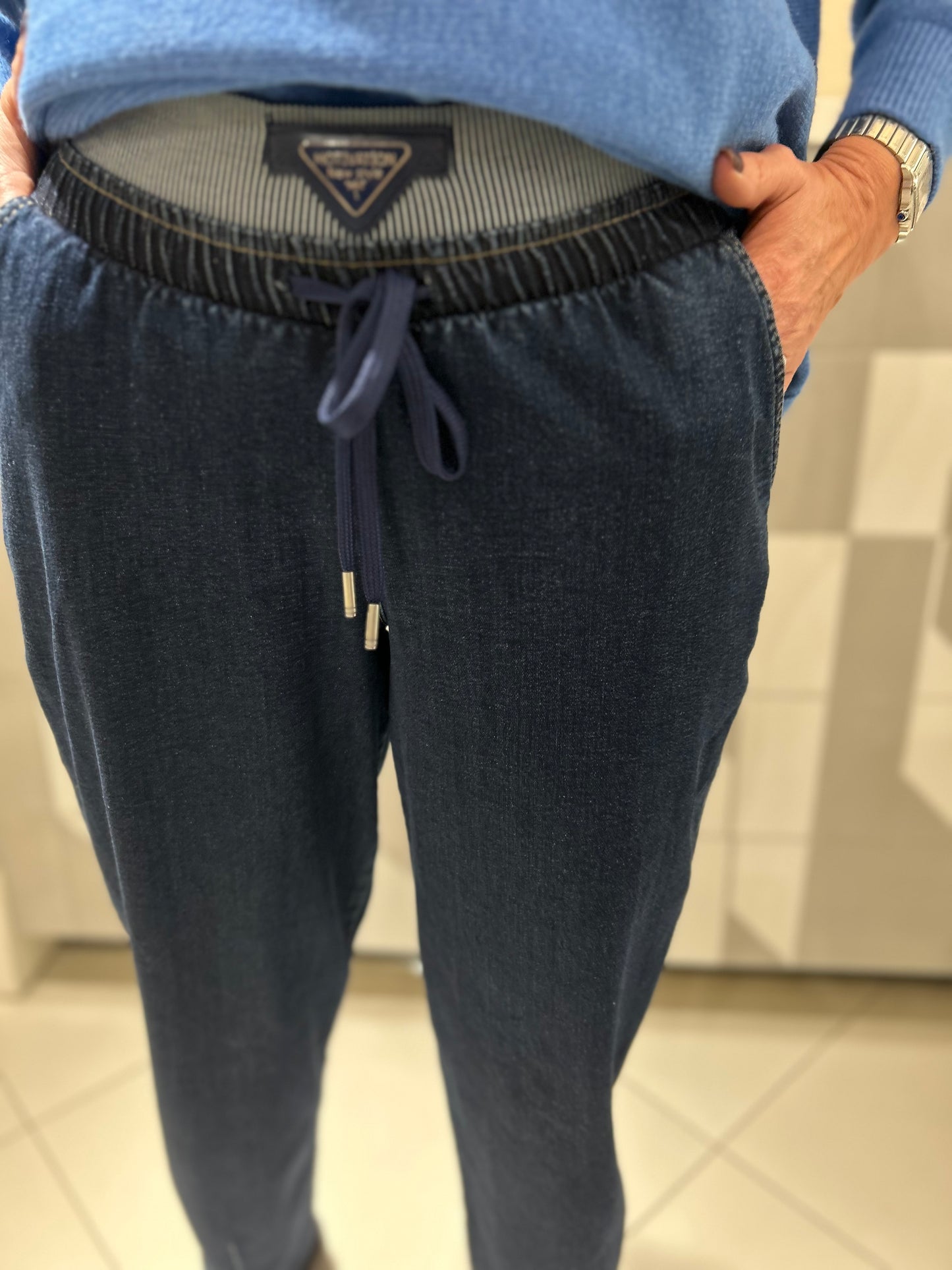 Džinsai su raišteliais didesniam dydžiui (K548)