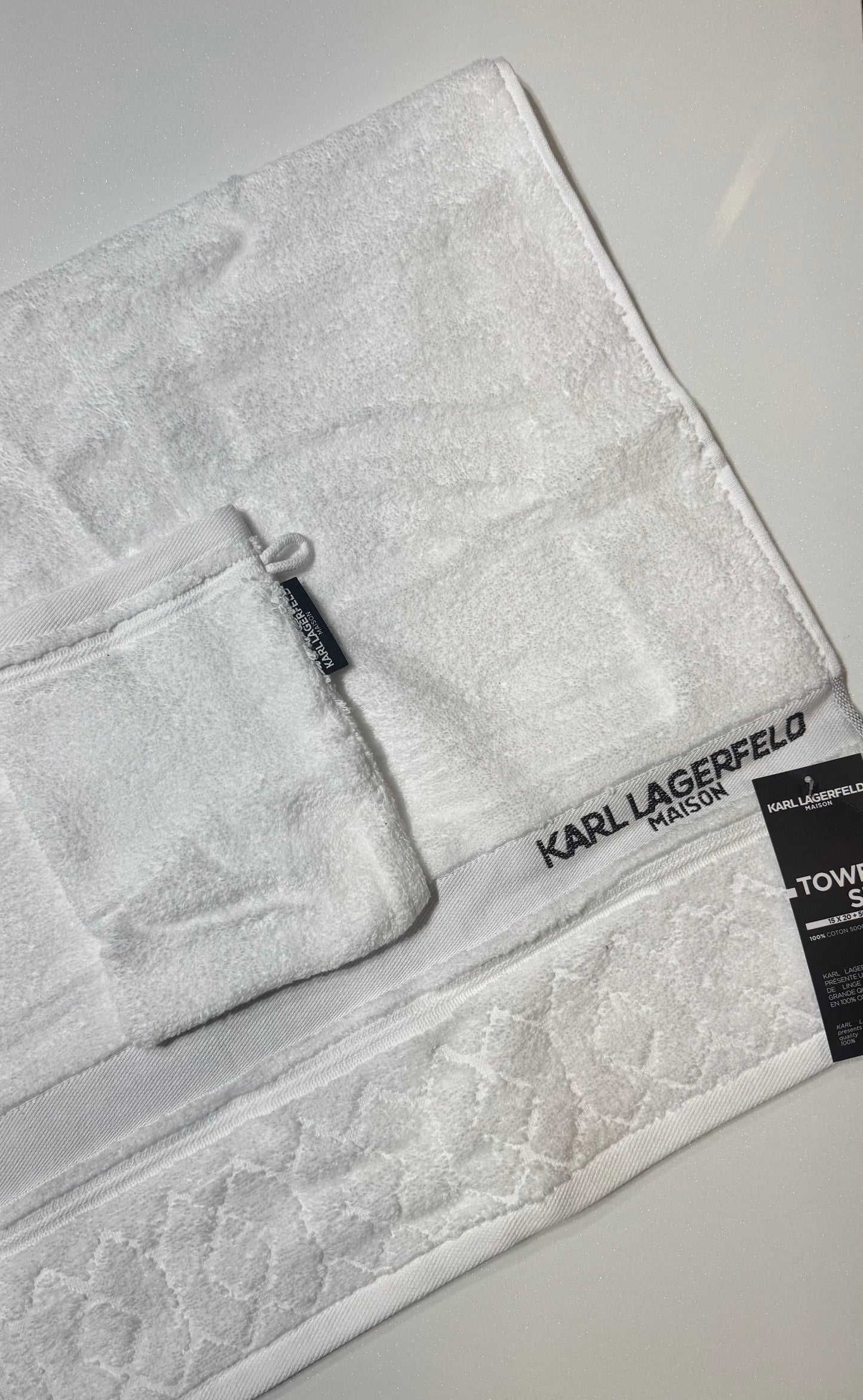 Rankšluostis su kempine