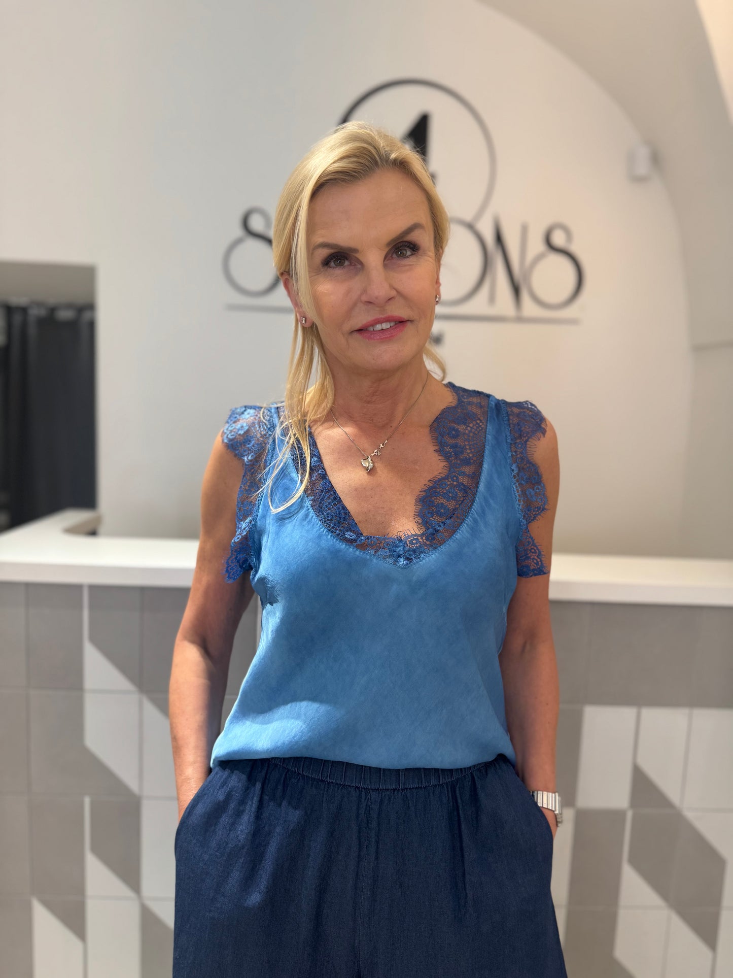 Palaidinė su neriniais (P17)