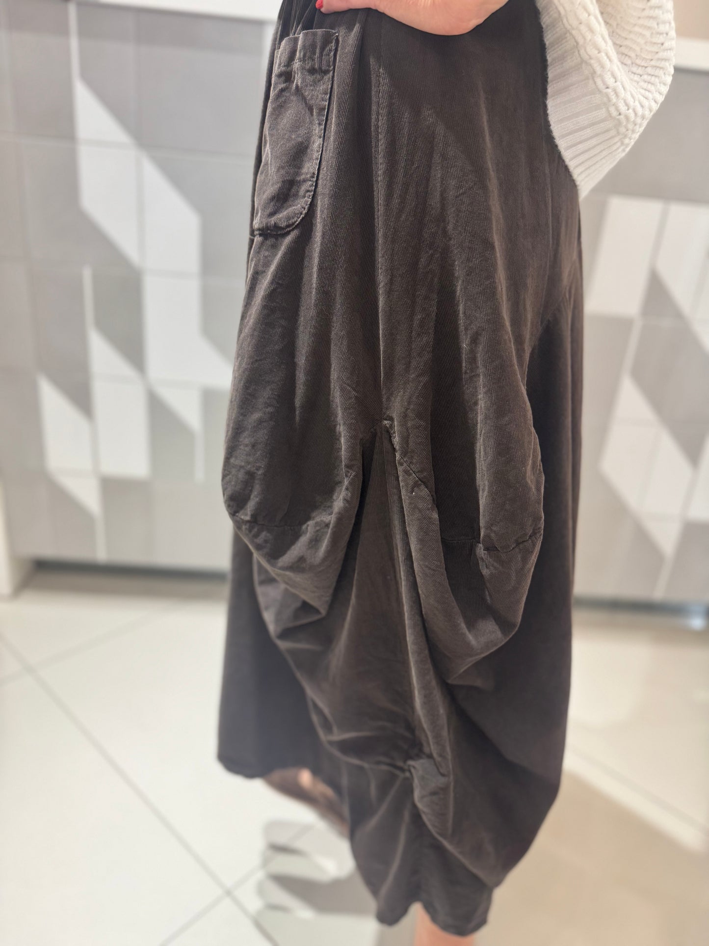 Smulkaus velvetinio audinio sijonas (Si102)