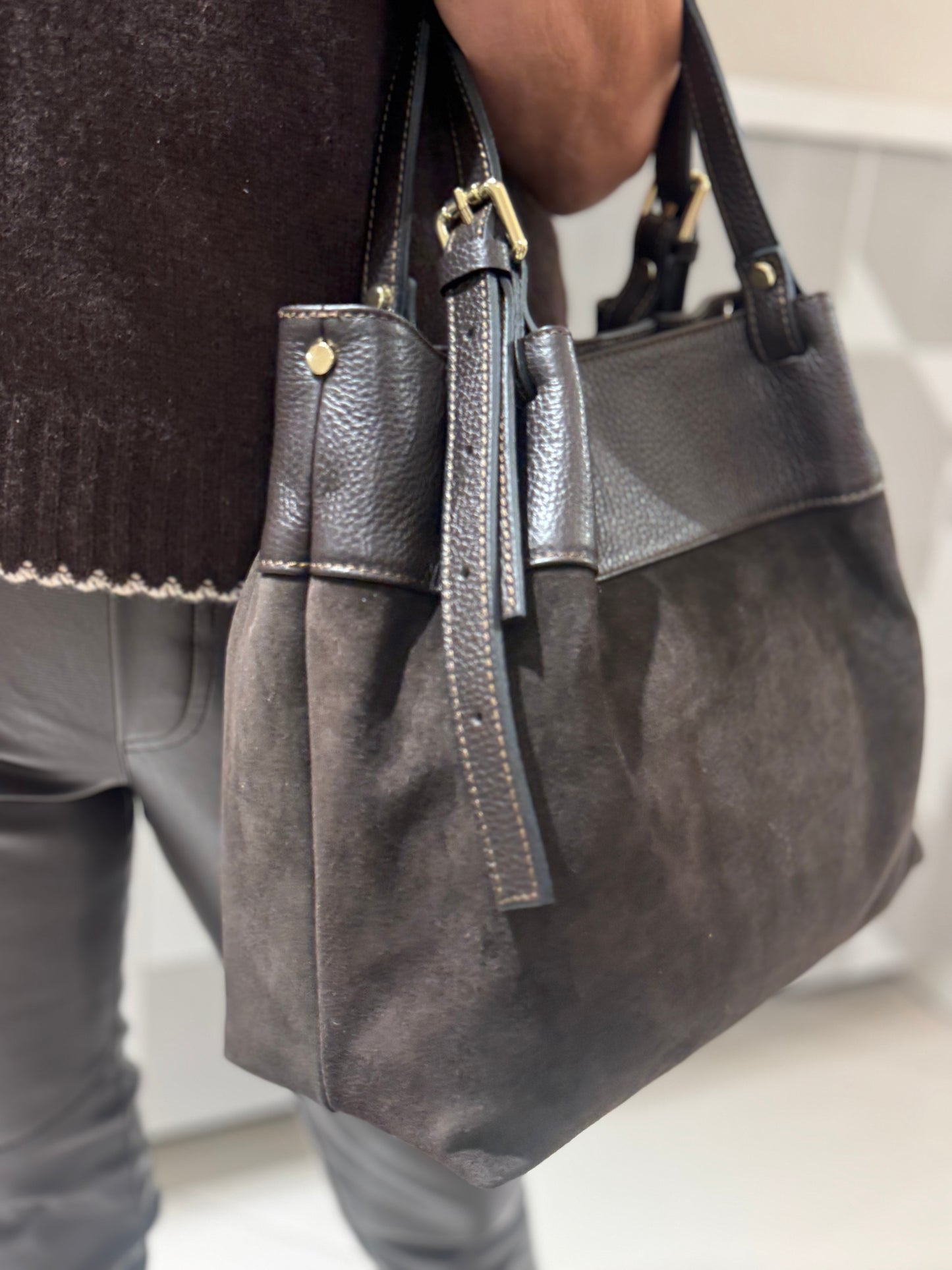 Rankinė skeltinės odos(R70)