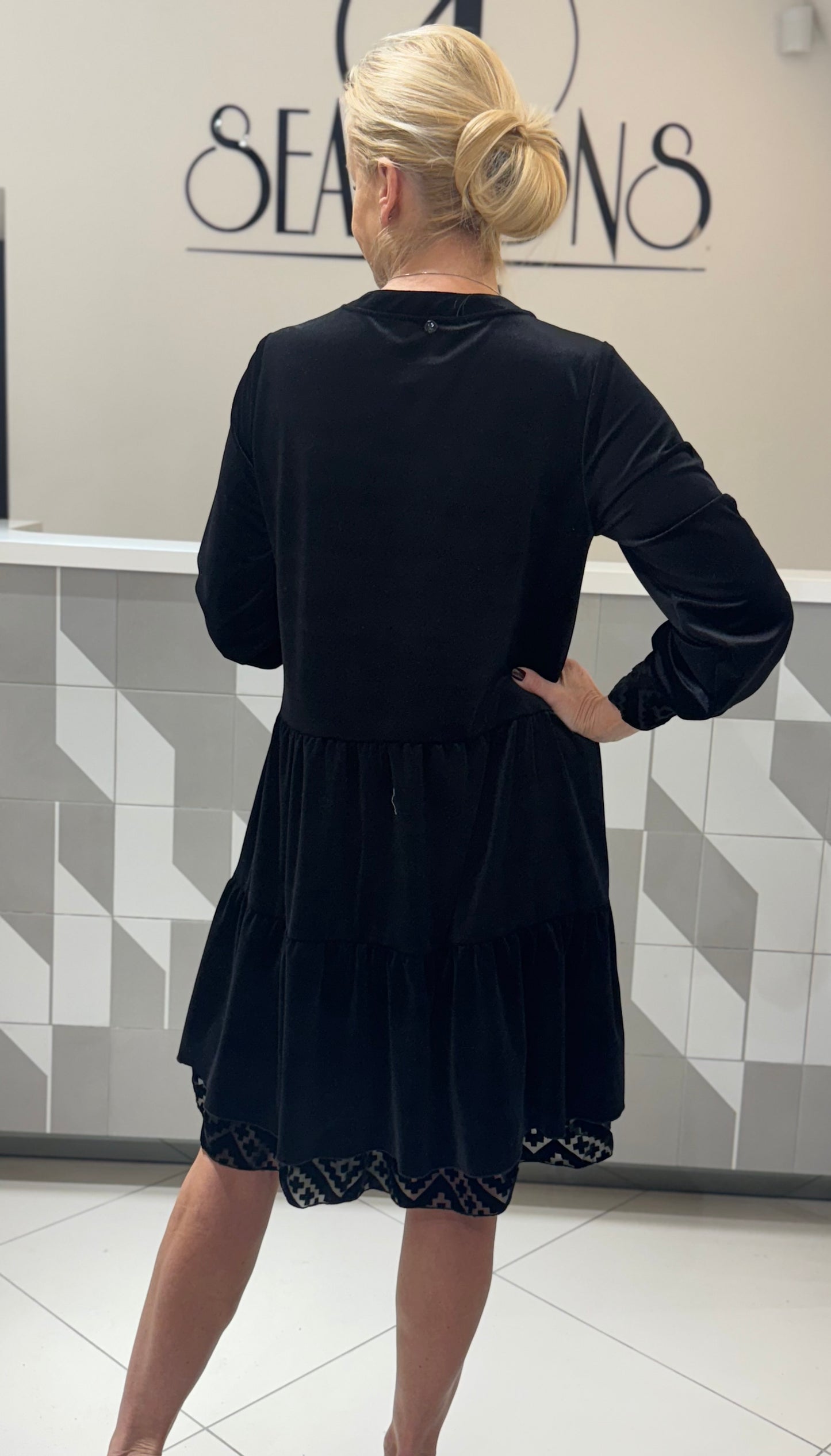 Suknelė veliūrinio audinio (S163)