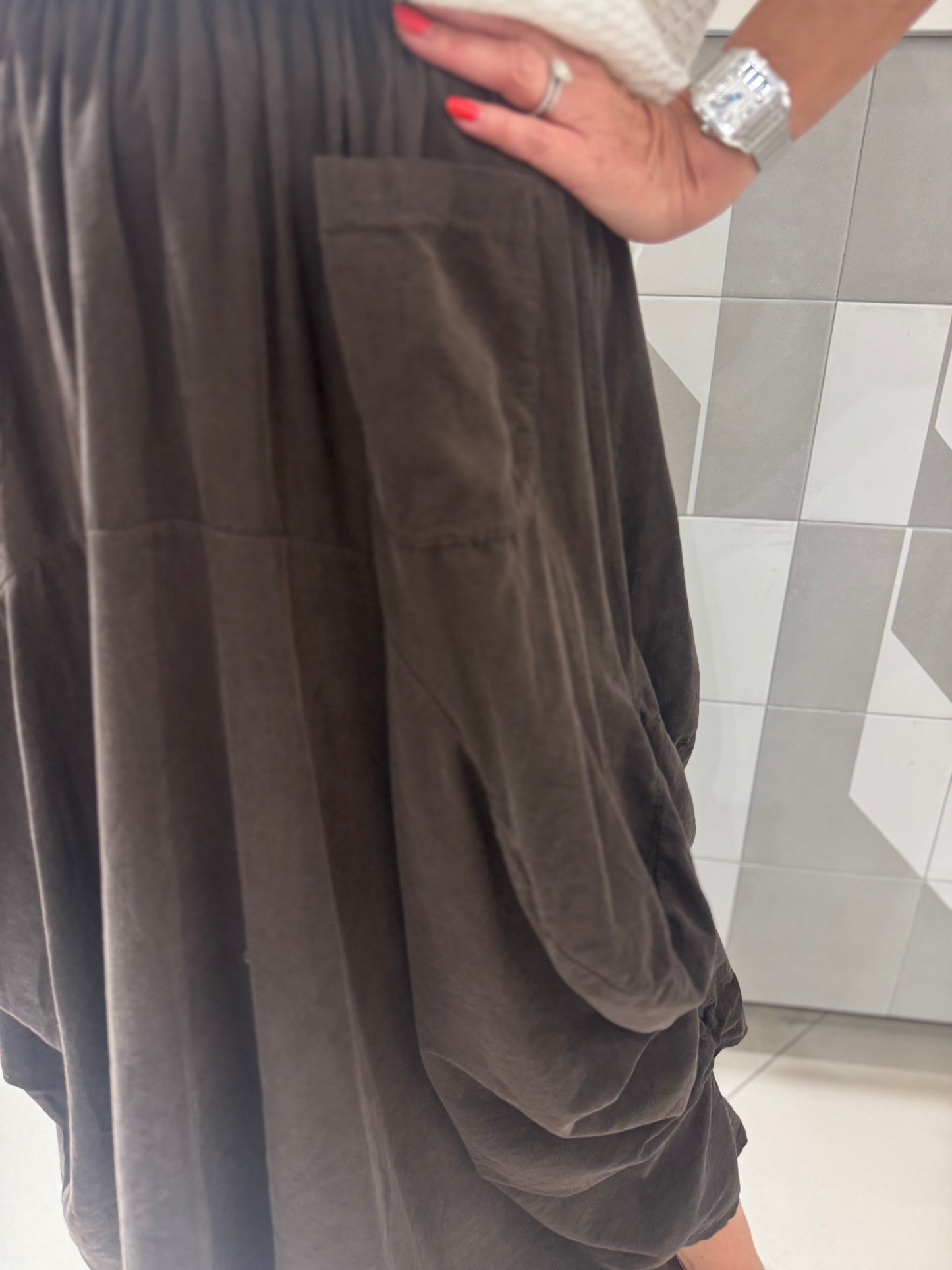 Smulkaus velvetinio audinio sijonas (Si102)