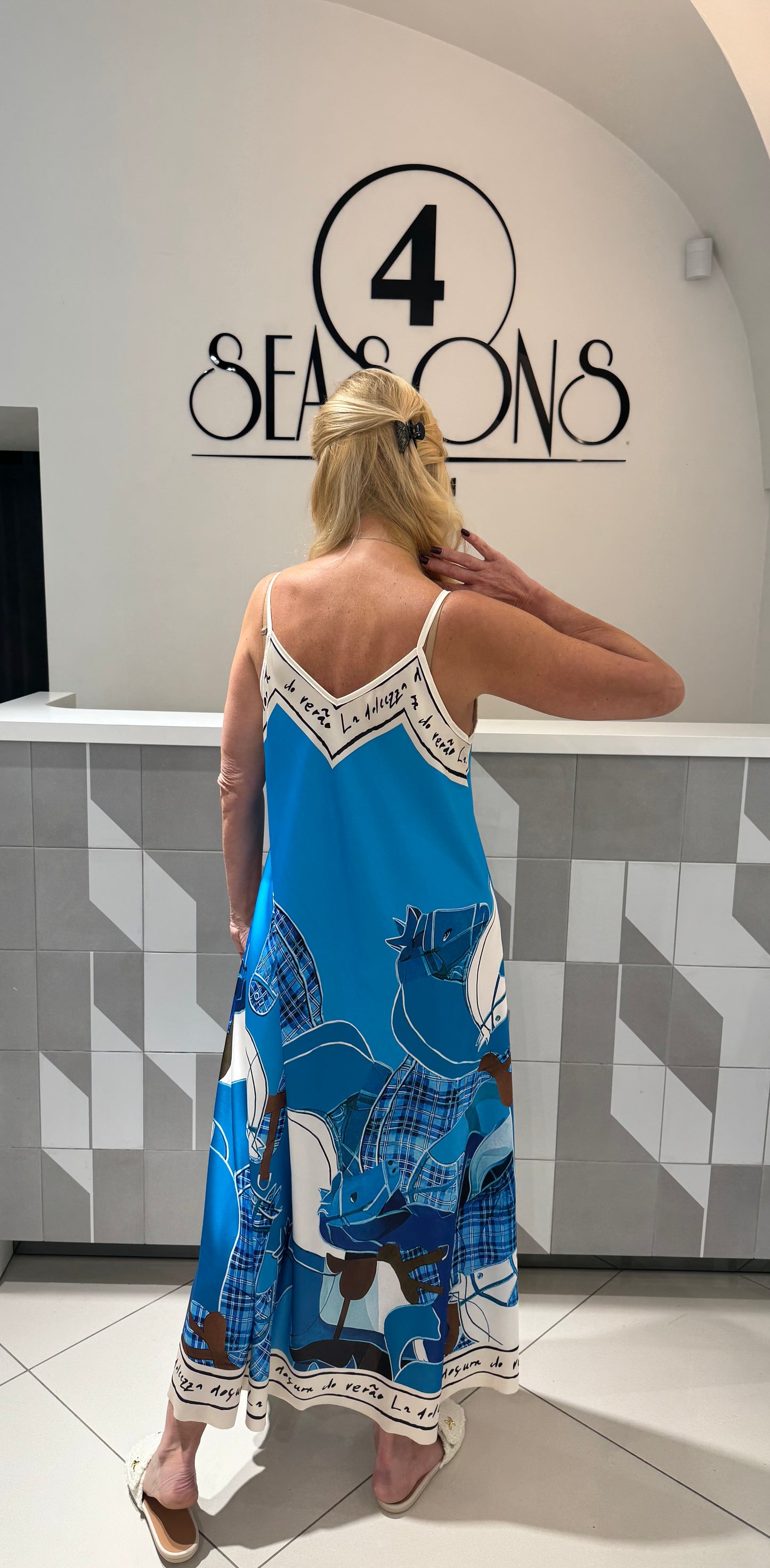 Suknelė su arkliukais (S202)