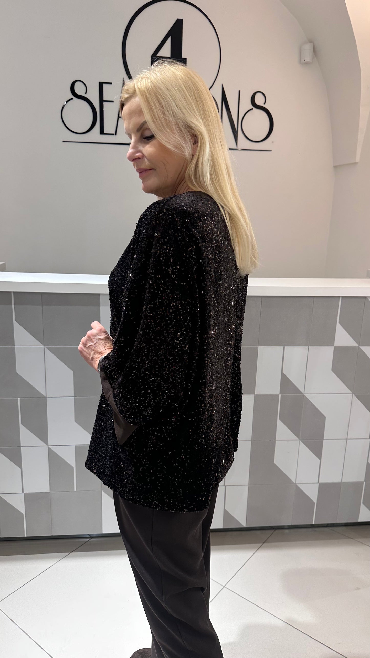 Puošni palaidinė su žvyneliais (p854)