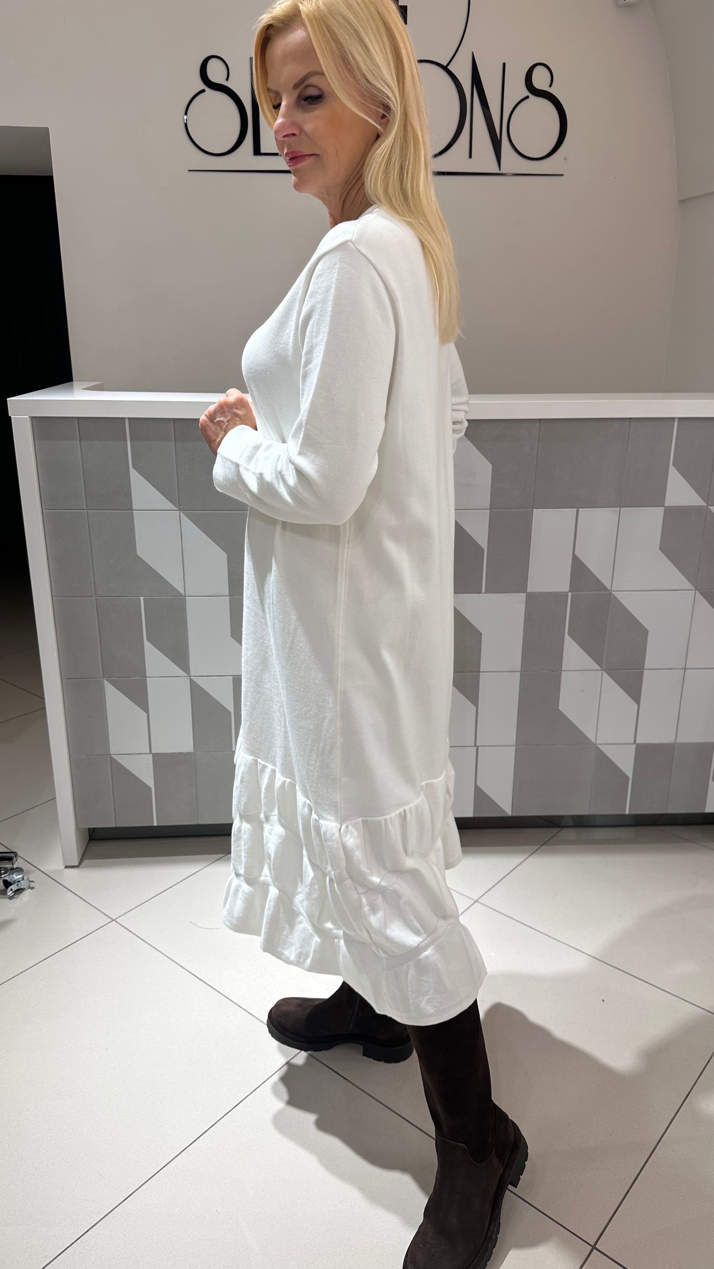 Trikotažinė suknelė su šaliu (s160)