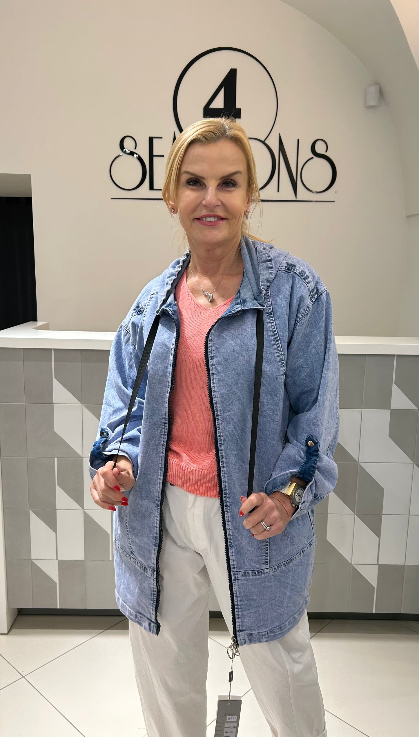 Ilgesnė džinsinė striukė didesniam dydžiui ( b249)
