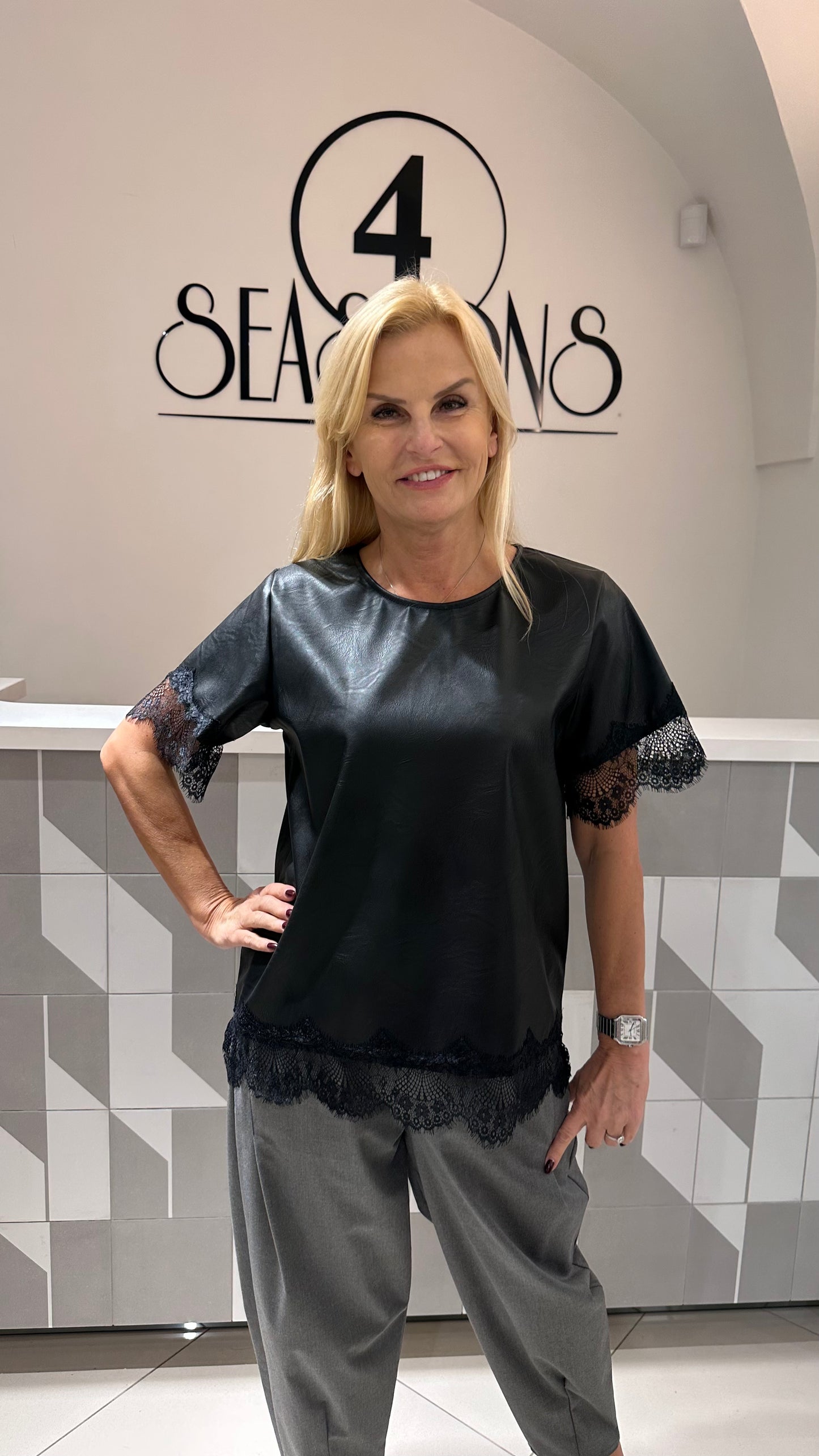 Eko odos palaidinė su nėriniais (p853)